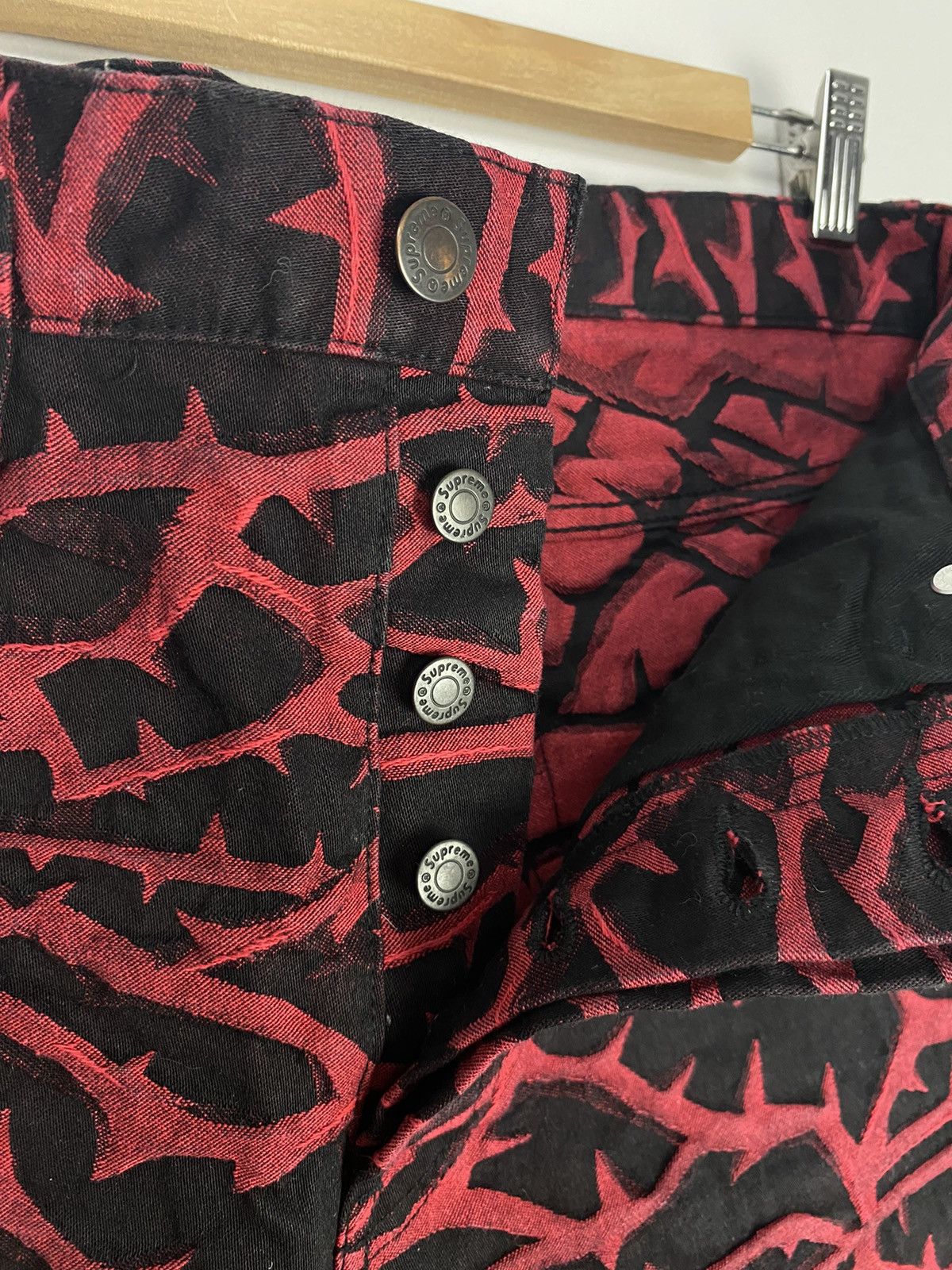 Supreme Supreme Thorn 5 Pocket Denim Jeans Red Black 32 Size US 32 / EU 48 - 3 Thumbnail