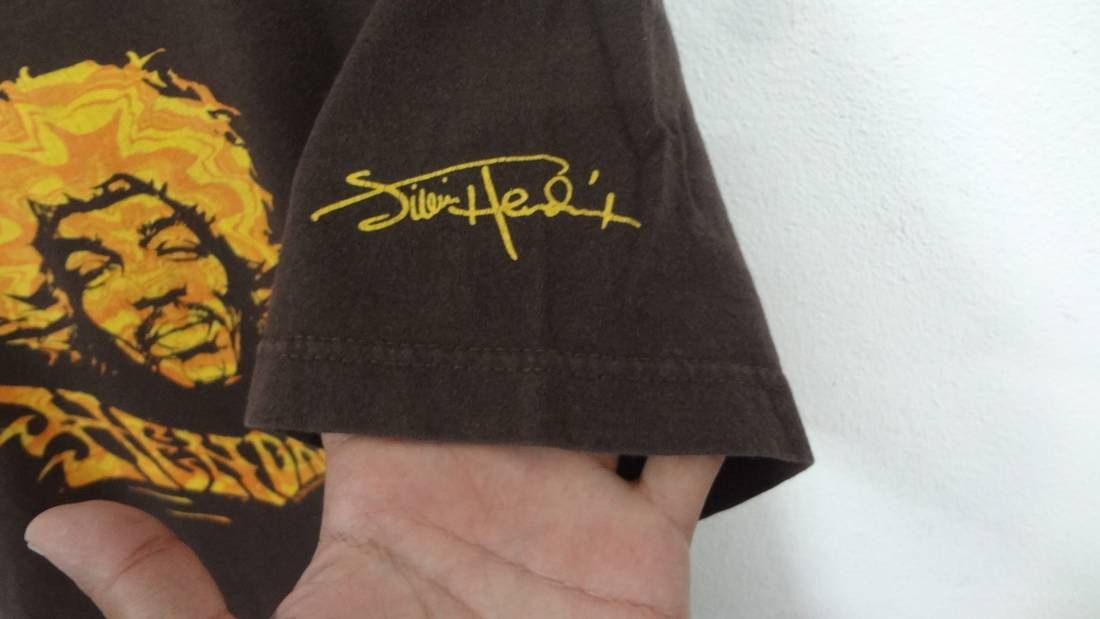 Band Tees Jimi Hendrix-2004 Authentic Hendrix LLC- SIZE M cw21 Size US M / EU 48-50 / 2 - 5 Thumbnail