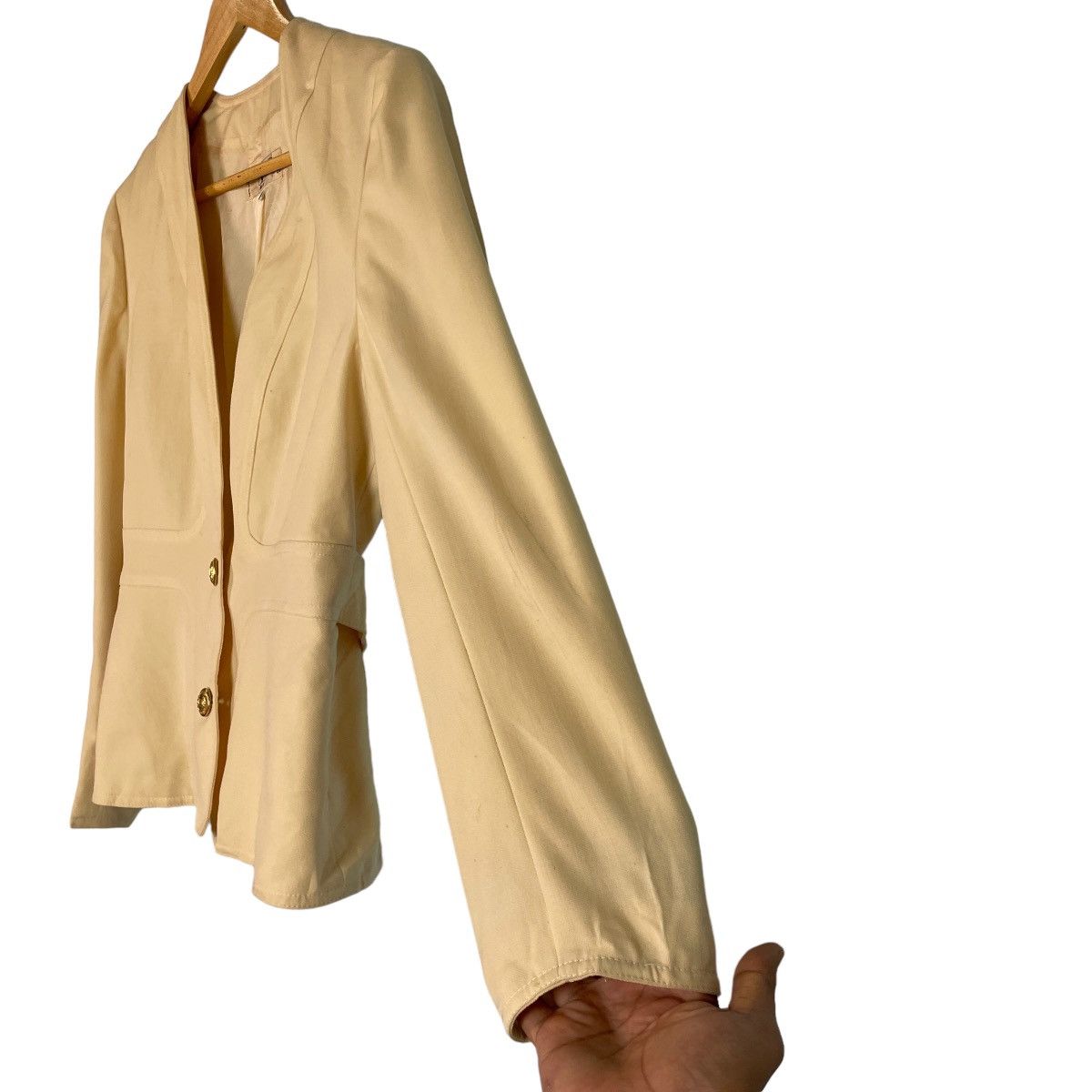 Valentino Valentino Garavani Miss V V Button Coat Size M / US 6-8 / IT 42-44 - 8 Thumbnail