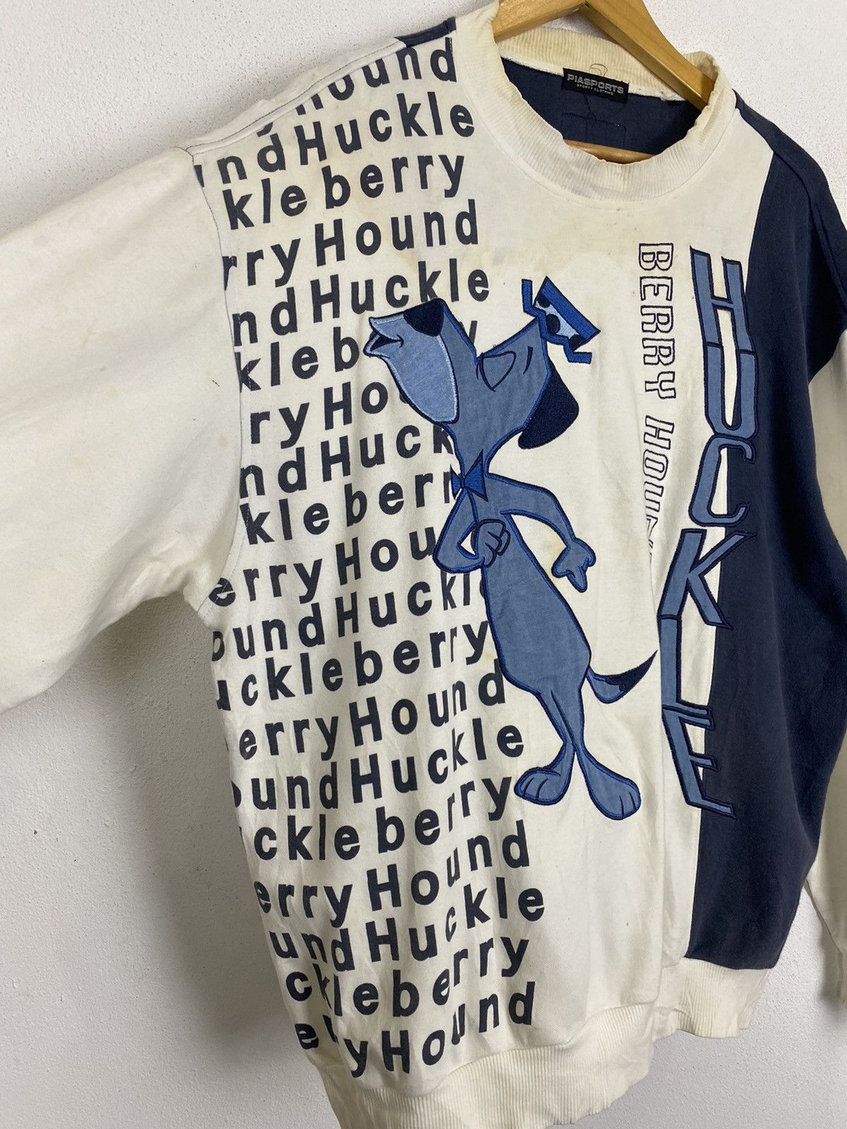Japanese Brand × Vintage VINTAGE PIASPORT HUCKLE BERRY HOUND SWEATER Size US L / EU 52-54 / 3 - 3 Thumbnail