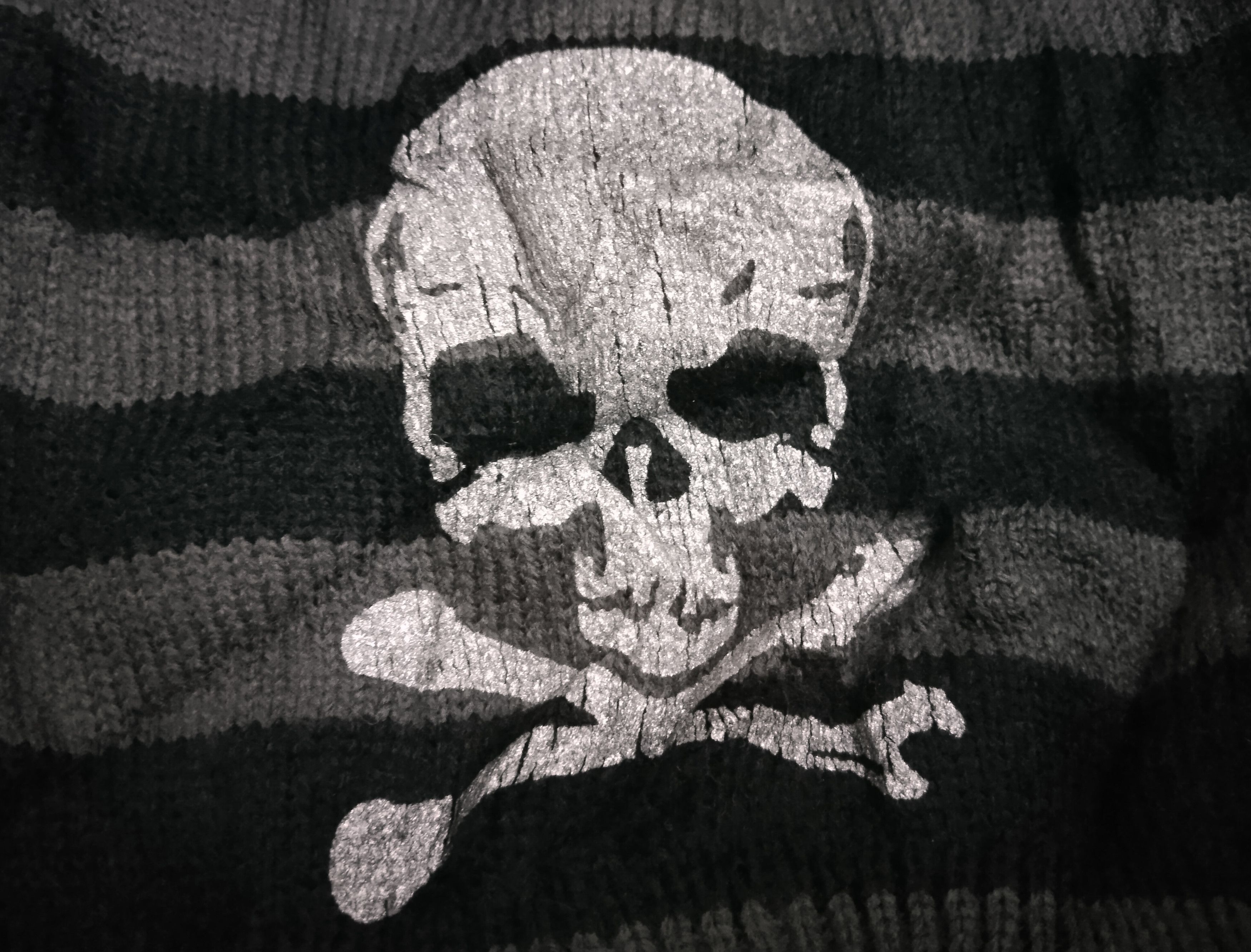Seditionaries VINTAGE SKULL BEANIE REVERSIBLE STRIPES AND DISTRESSED Size ONE SIZE - 7 Thumbnail