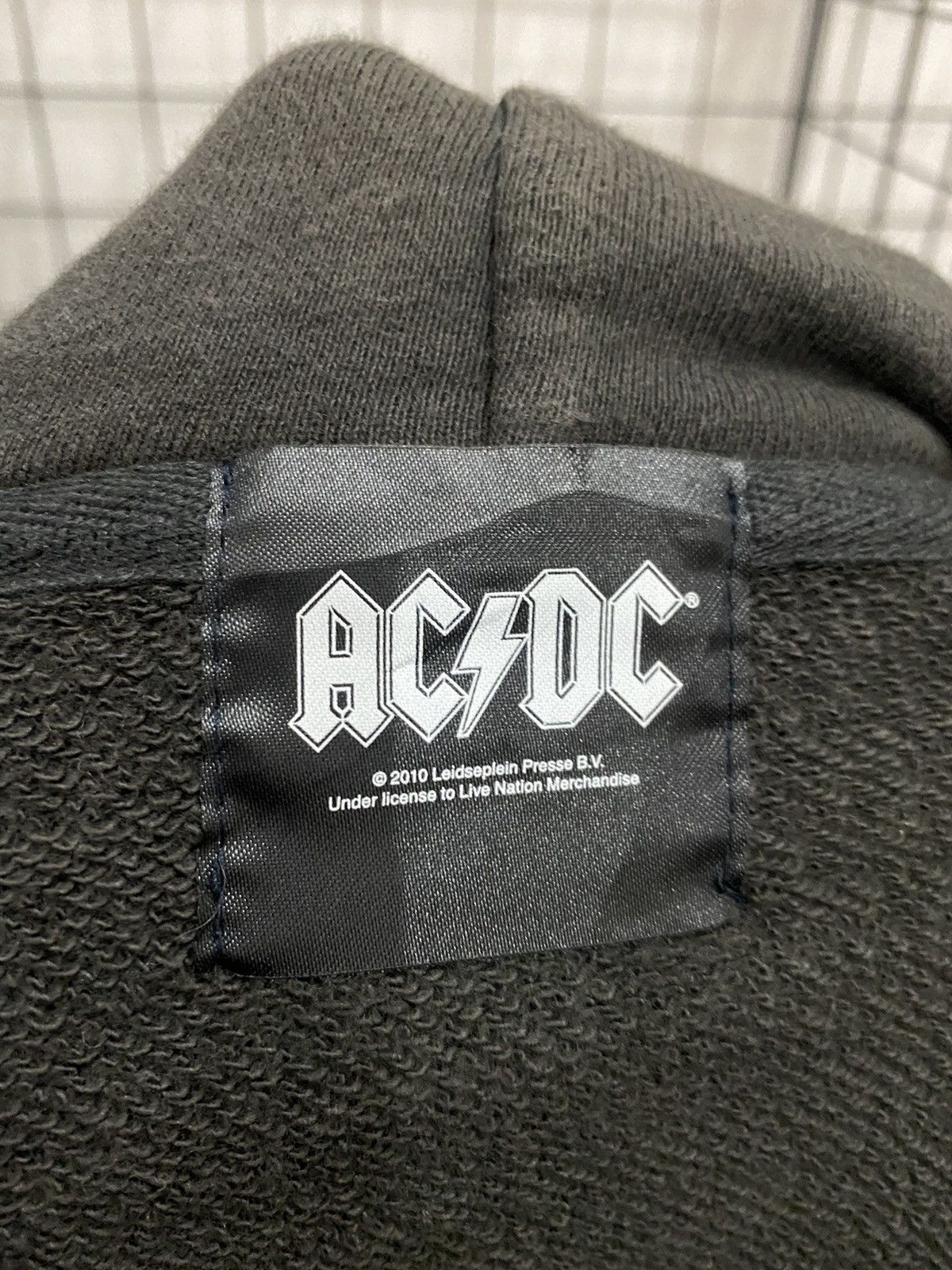 AC/DC × Band Tees 2010 AC/DC HODDIES Size US S / EU 44-46 / 1 - 6 Thumbnail