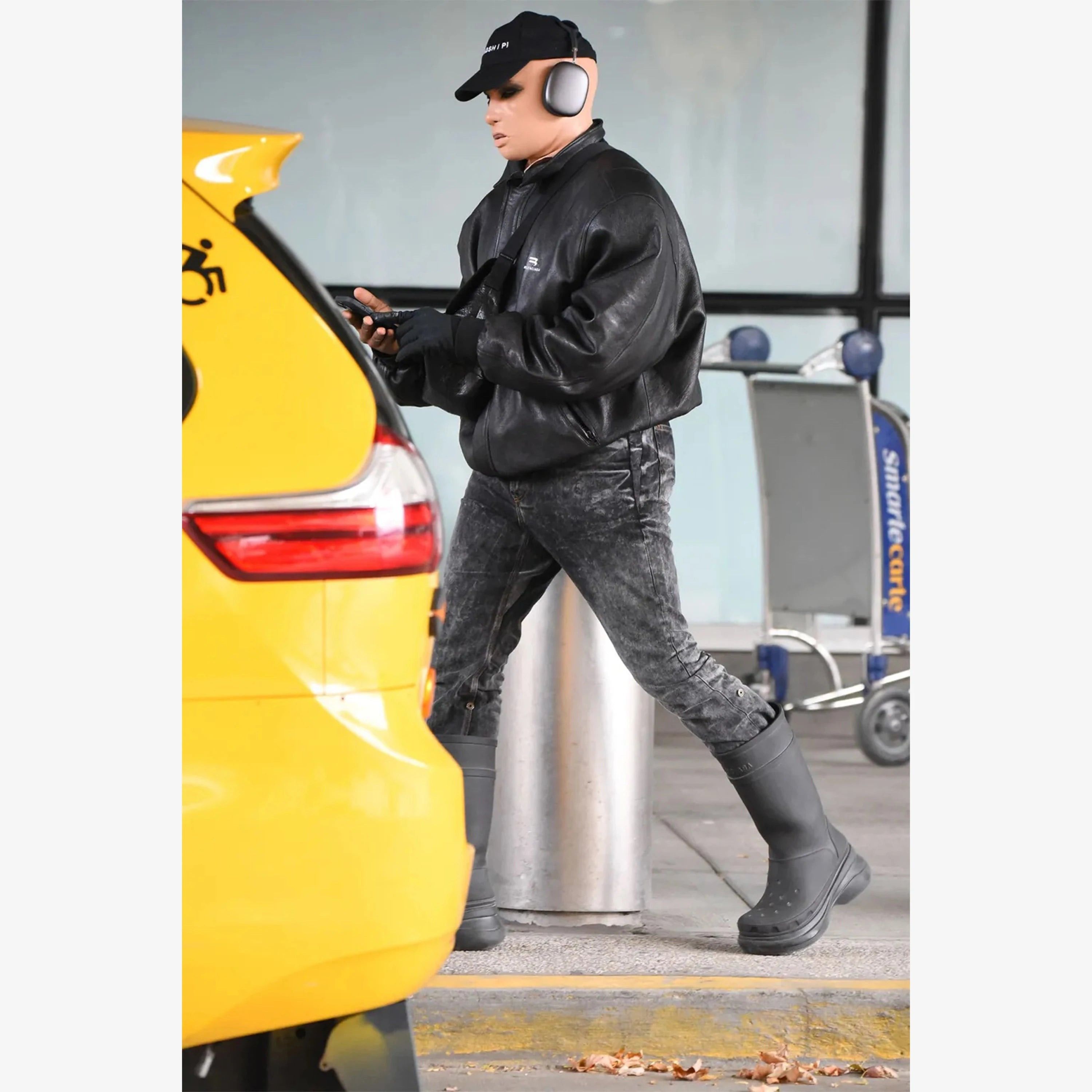 Balenciaga × Crocs BALENCIAGA x CROCS BOOT BLACK Size US 11 / EU 44 - 7 Thumbnail