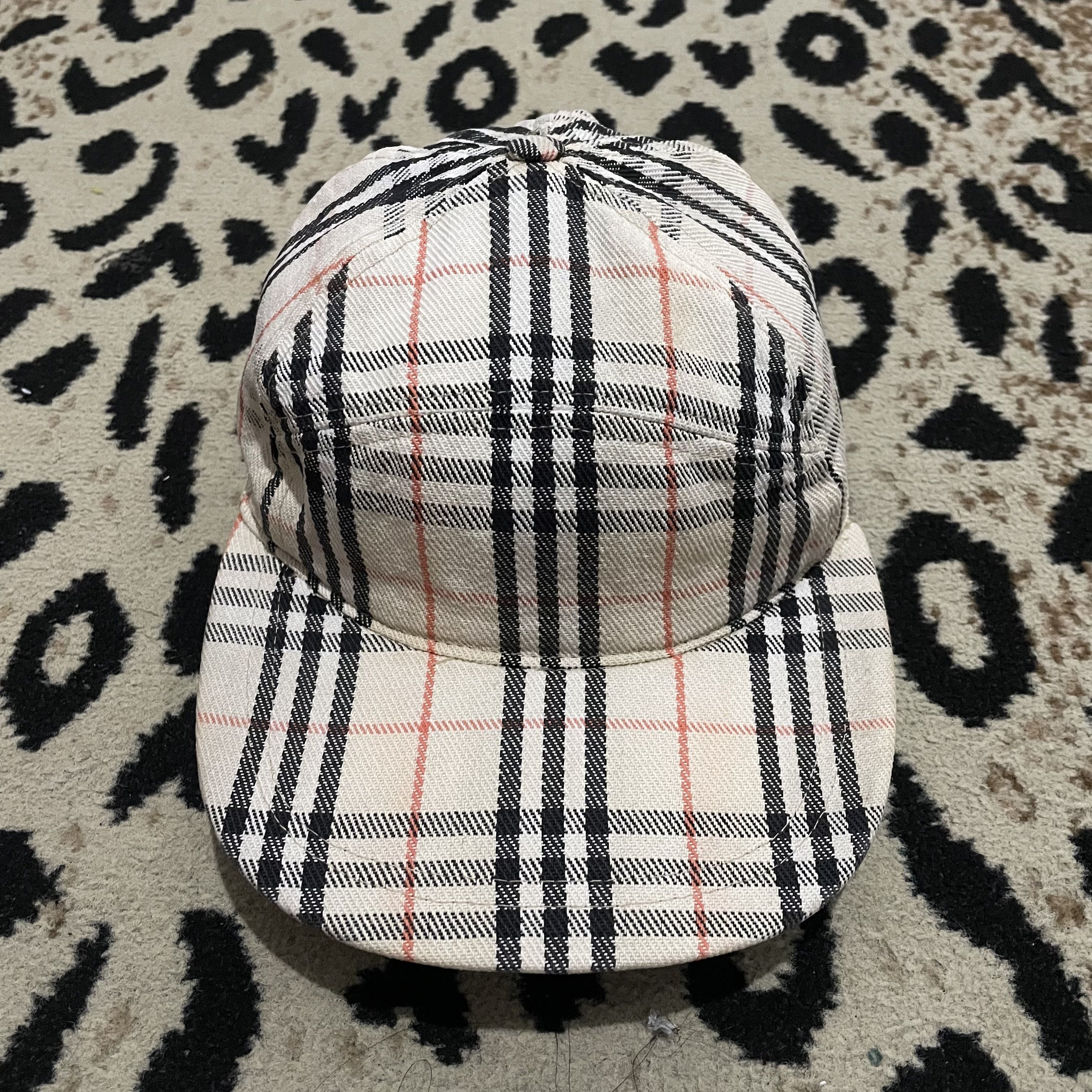 Burberry Burberry Hats Size ONE SIZE - 1 Thumbnail