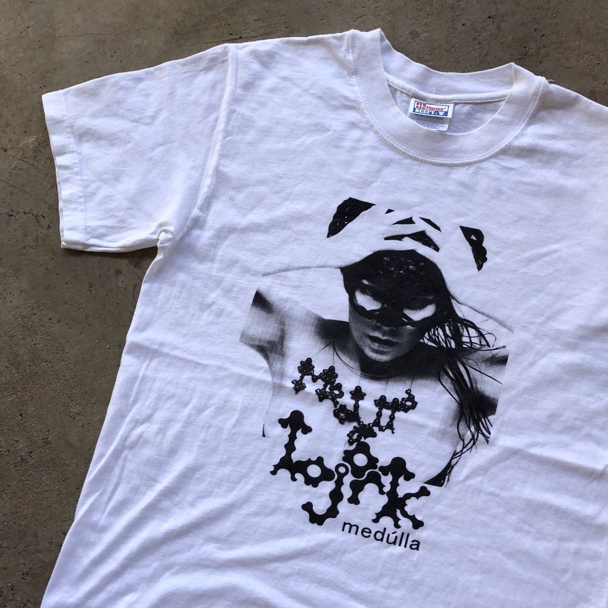 Band Tees BJORK Medulla Promo Album Shoegaze Band T-Shirt Size US S / EU 44-46 / 1 - 5 Thumbnail