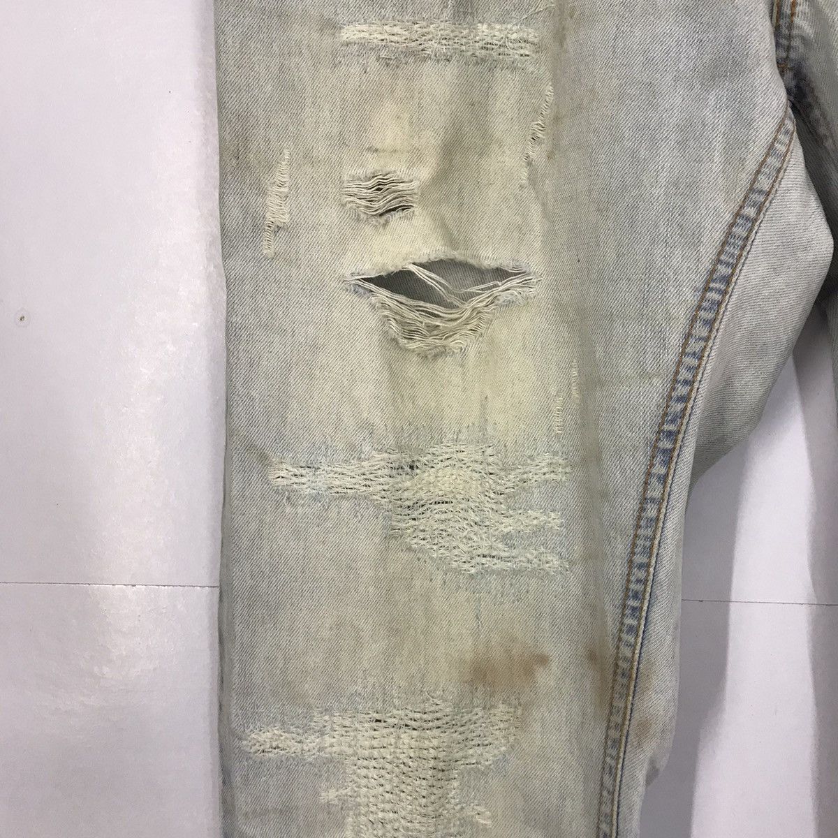 Dolce & Gabbana × Seditionaries D&G Dolce & Gabbana Ripped Distressed light wash pants Size US 32 / EU 48 - 4 Thumbnail