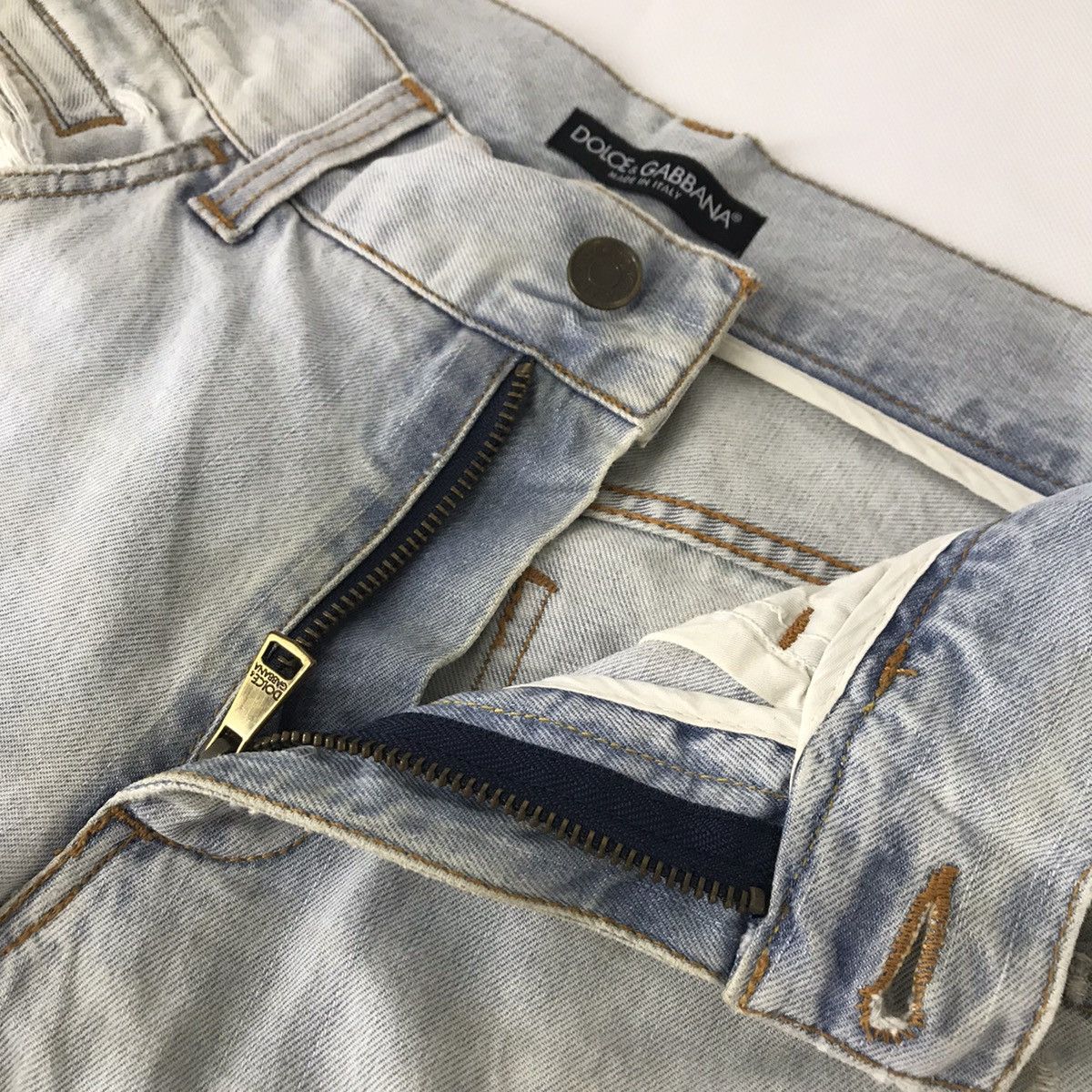 Dolce & Gabbana × Seditionaries D&G Dolce & Gabbana Ripped Distressed light wash pants Size US 32 / EU 48 - 23 Thumbnail