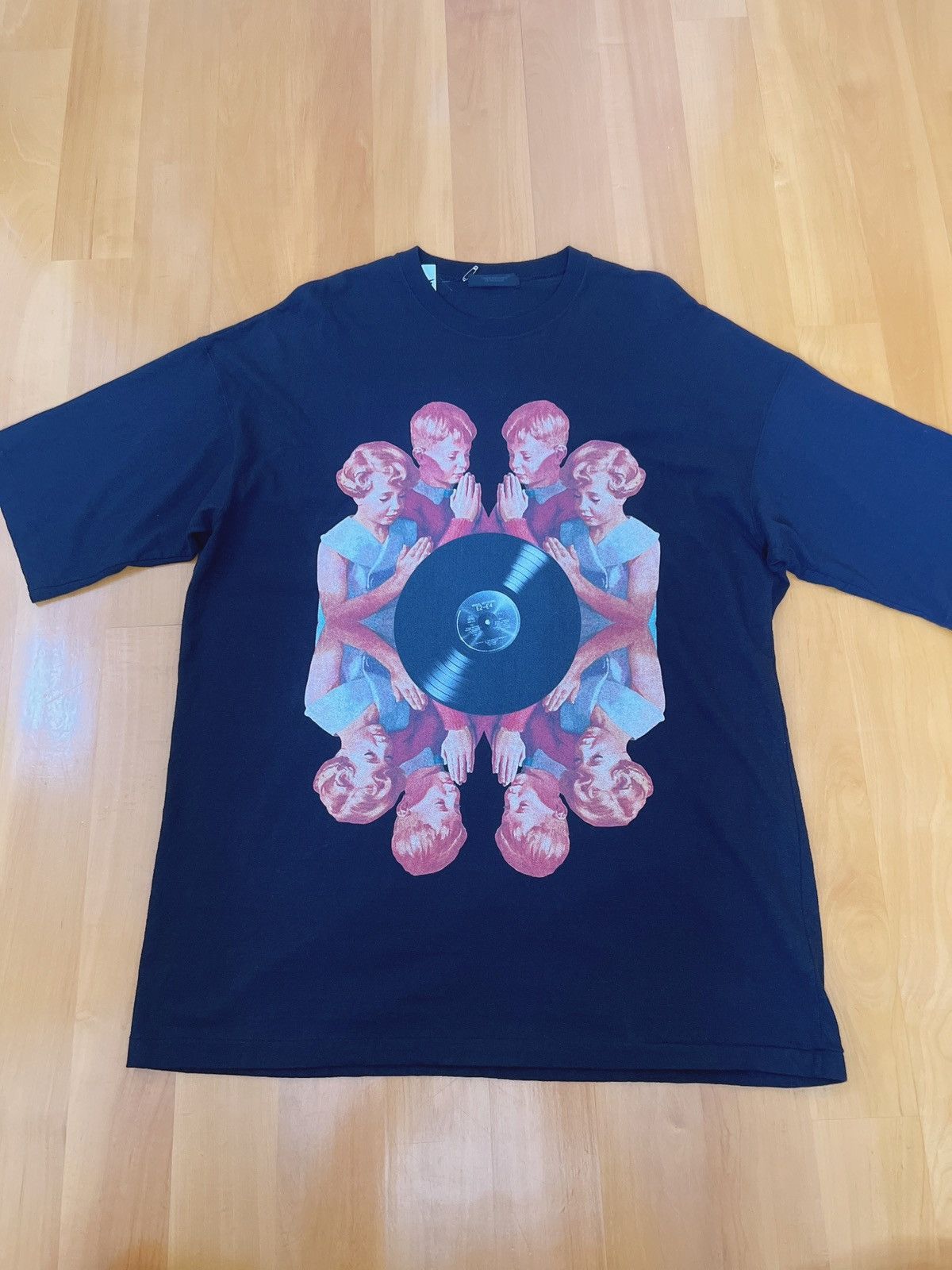 Undercover Undercover iconic big T Size US M / EU 48-50 / 2 - 7 Thumbnail