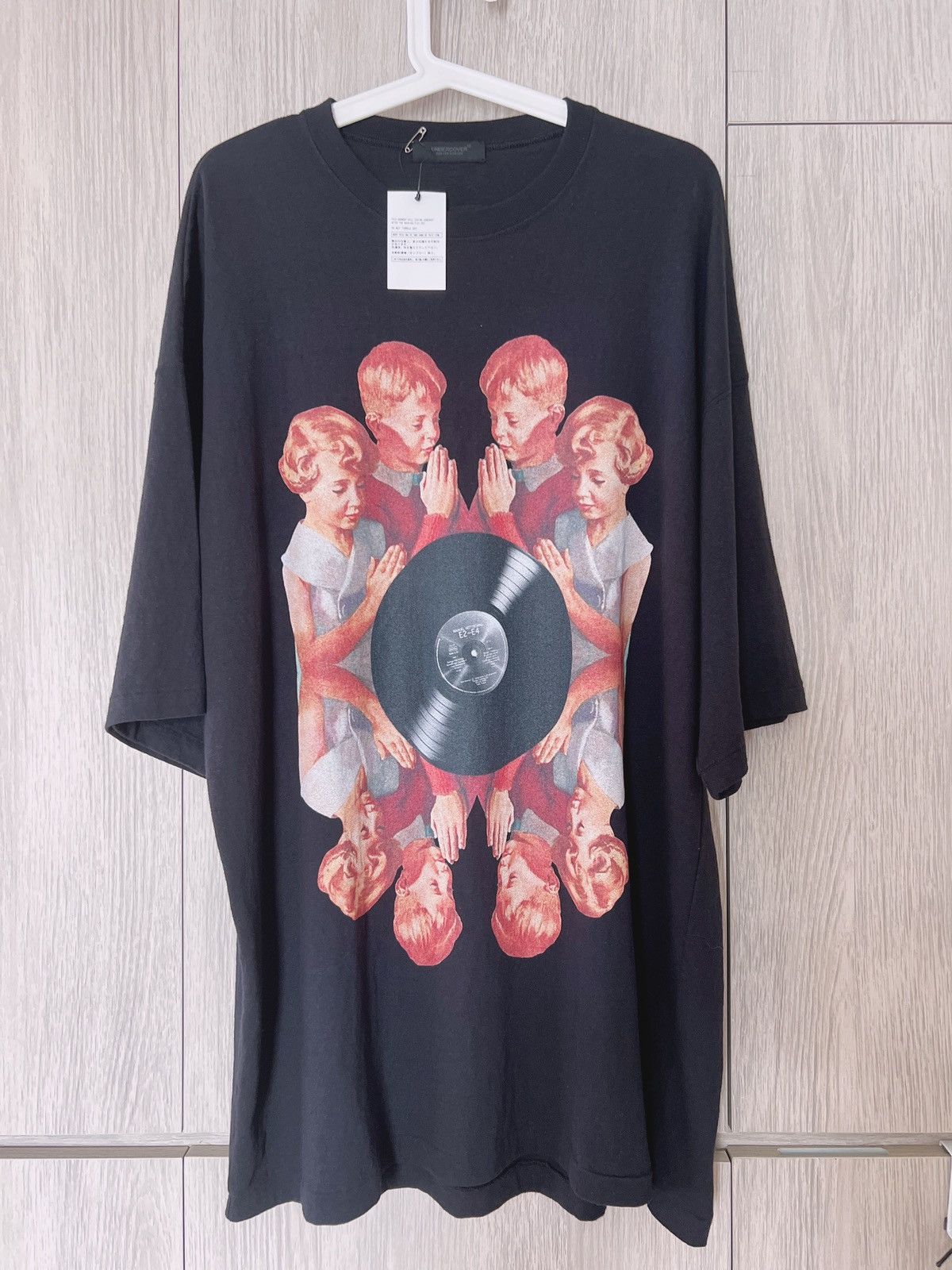 Undercover Undercover iconic big T Size US M / EU 48-50 / 2 - 1 Thumbnail