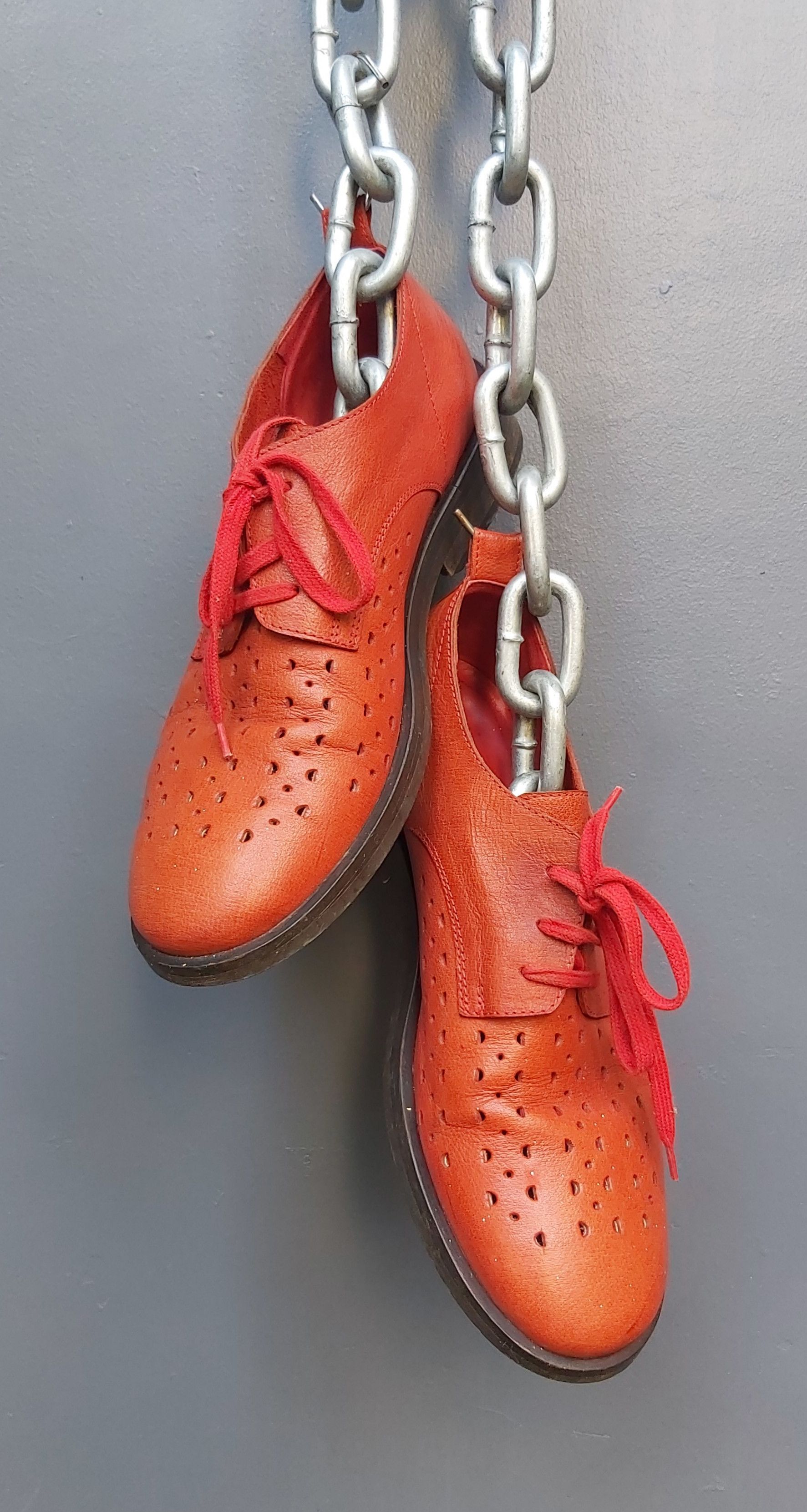 Ann Demeulemeester Ann Demeulemeester Red Leather Peek-a-boo Derby Size US 8 / EU 41 - 2 Thumbnail