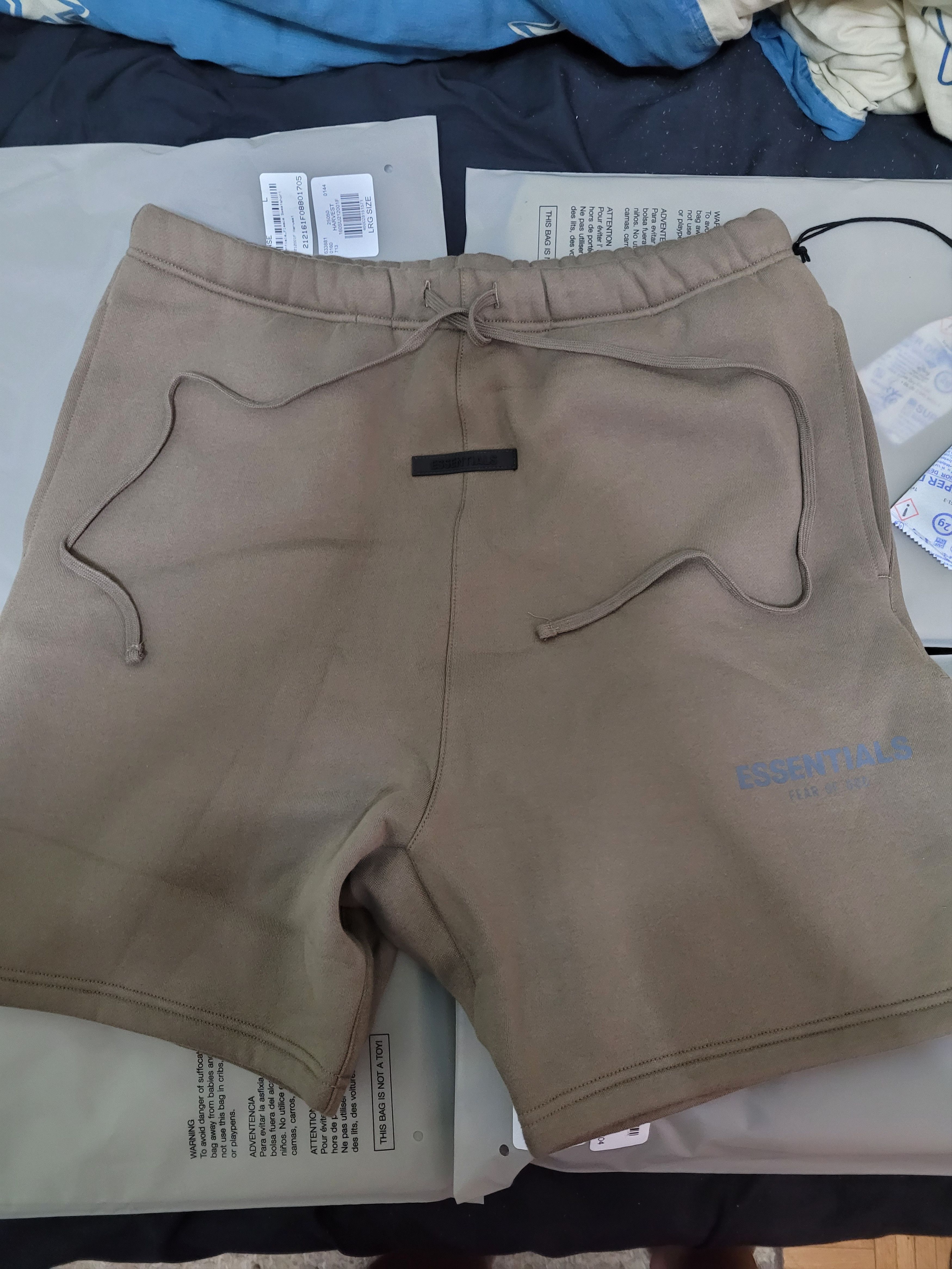 Fear Of God Essentials sweatshort harvest size L