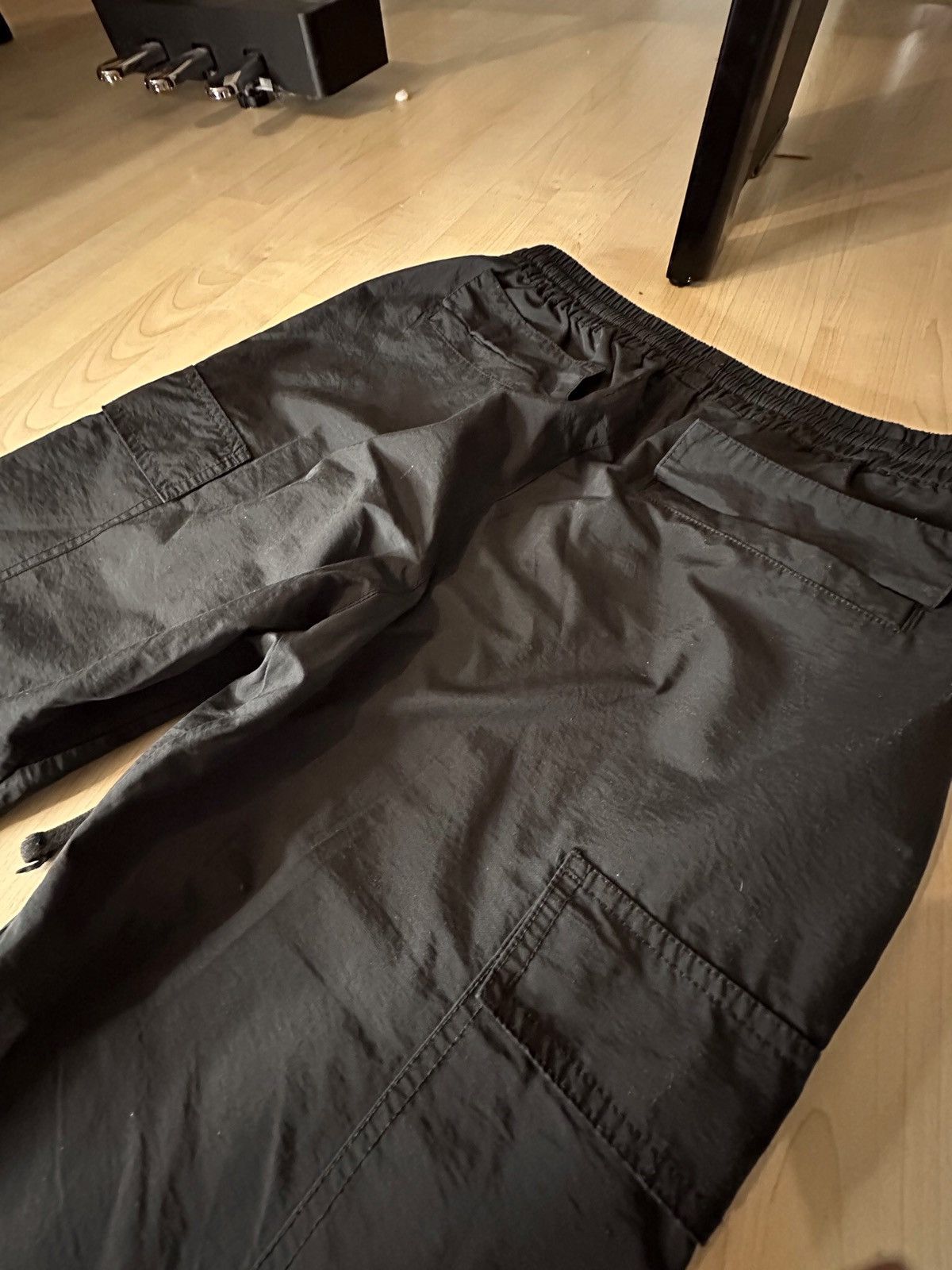 Essentials Fear of god Essentials Nylon Cargo Pants Black Size US 30 / EU 46 - 2 Thumbnail