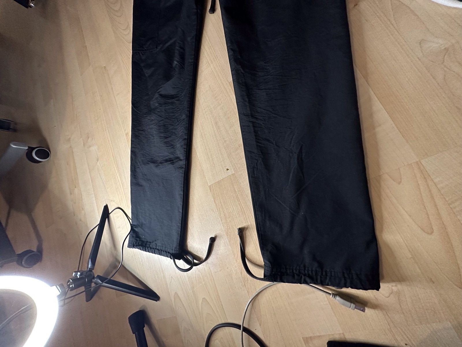 Essentials Fear of god Essentials Nylon Cargo Pants Black Size US 30 / EU 46 - 1 Thumbnail