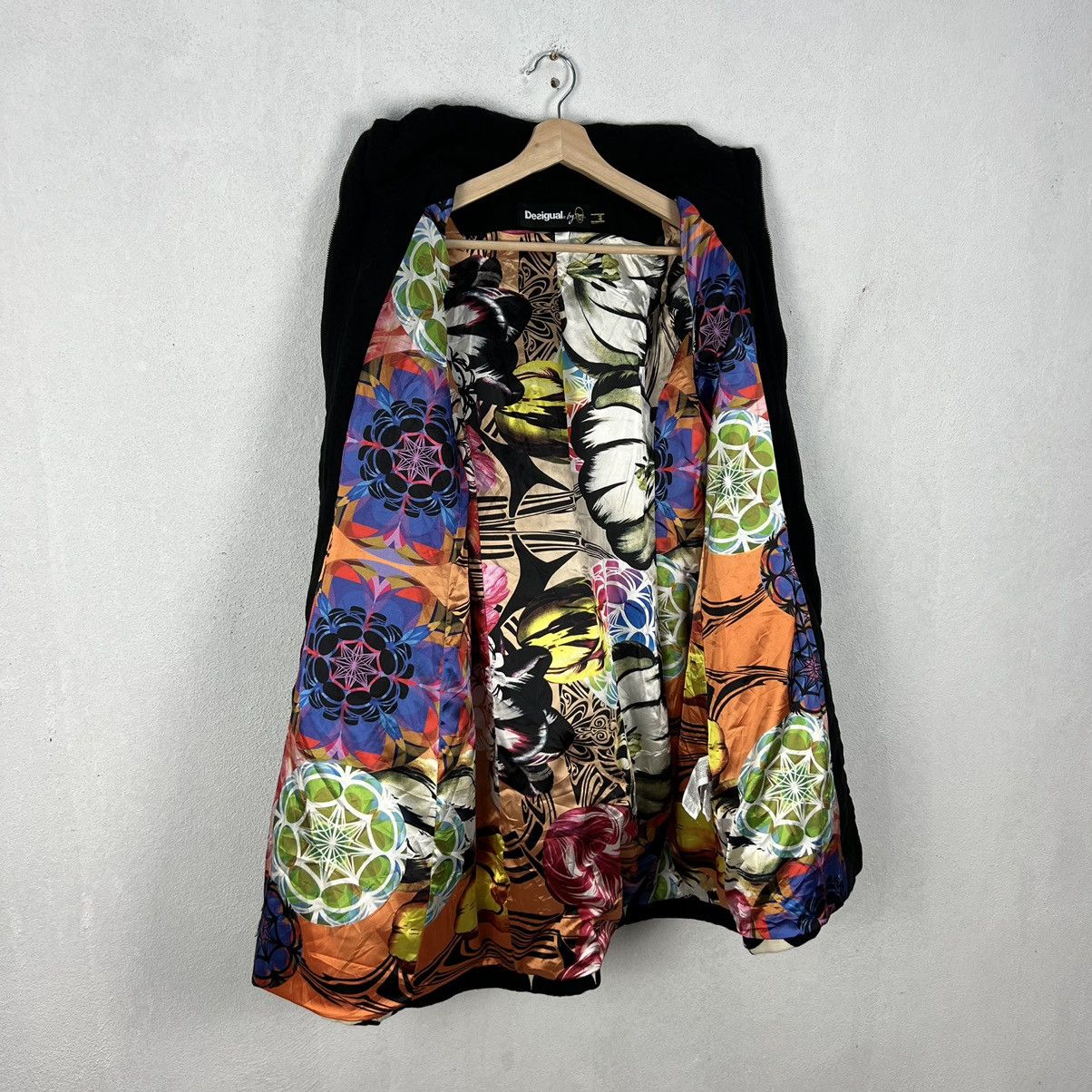 Japanese Brand VERY RRE LINING FULL PRINT LONG JACKET DESIGUAL JAPAN Size US S / EU 44-46 / 1 - 9 Thumbnail