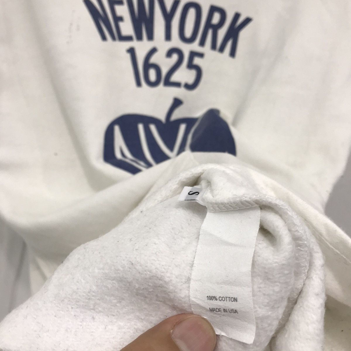 Apple Vintage The Big Apple Sweatshirt NYC The Big Apple Size US S / EU 44-46 / 1 - 6 Thumbnail
