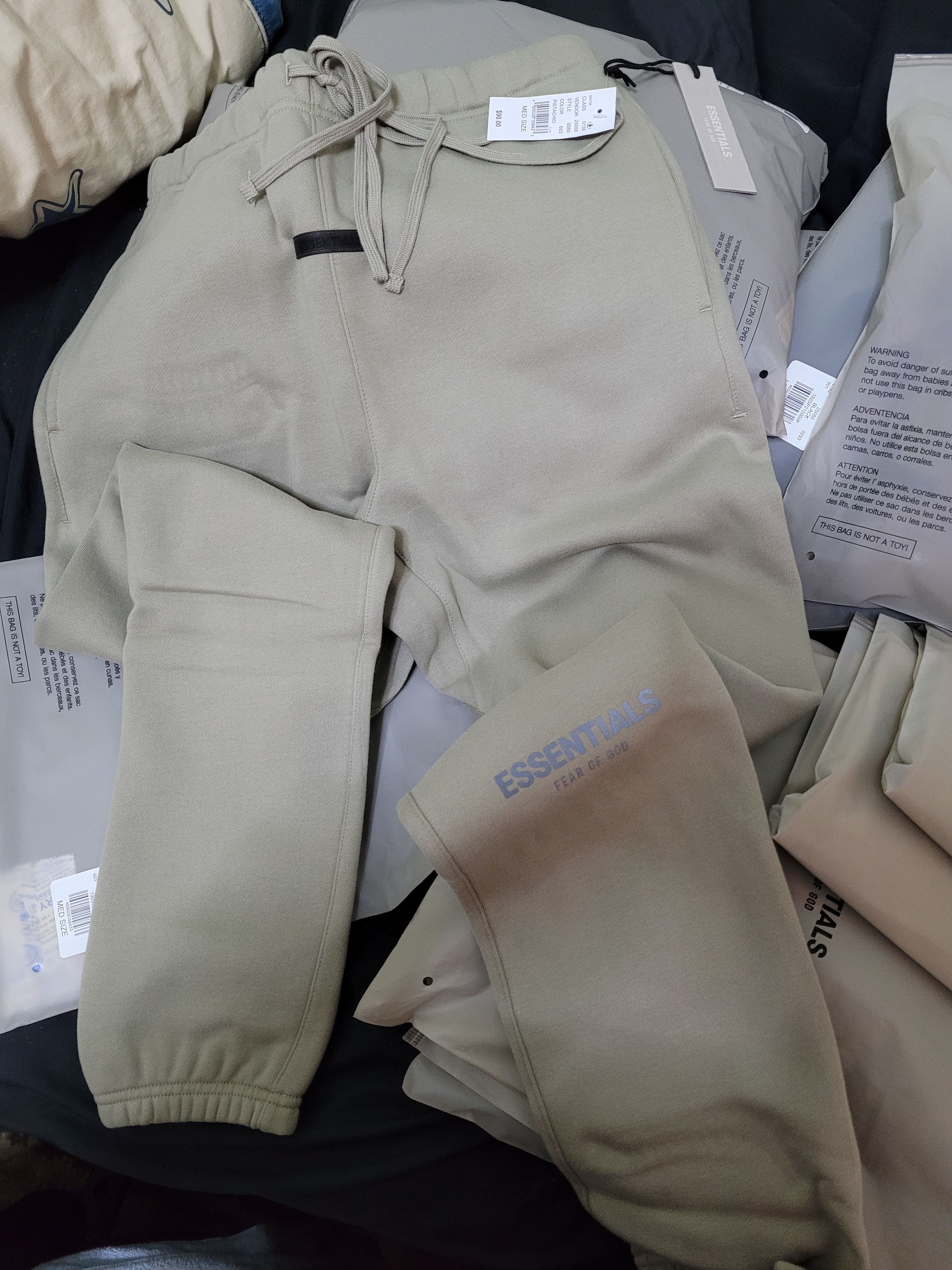 Fear of God sz XL Fear of God Essentials Sweatpants Pistachio Size US 36 / EU 52 - 2 Thumbnail