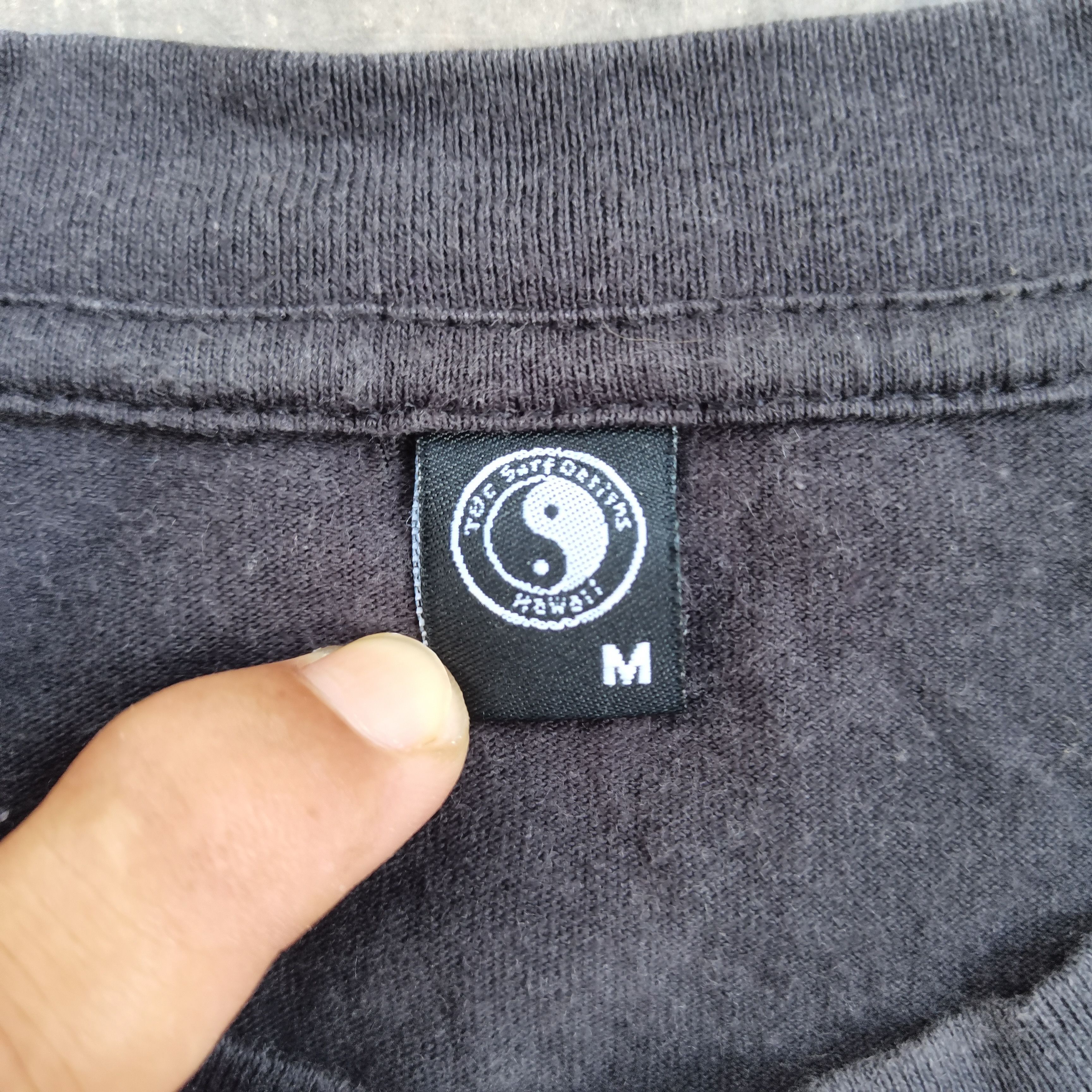 Vintage Vintage T&C Surf Designs Hawaii Yin Yang Faded Tshirt Size US M / EU 48-50 / 2 - 12 Thumbnail