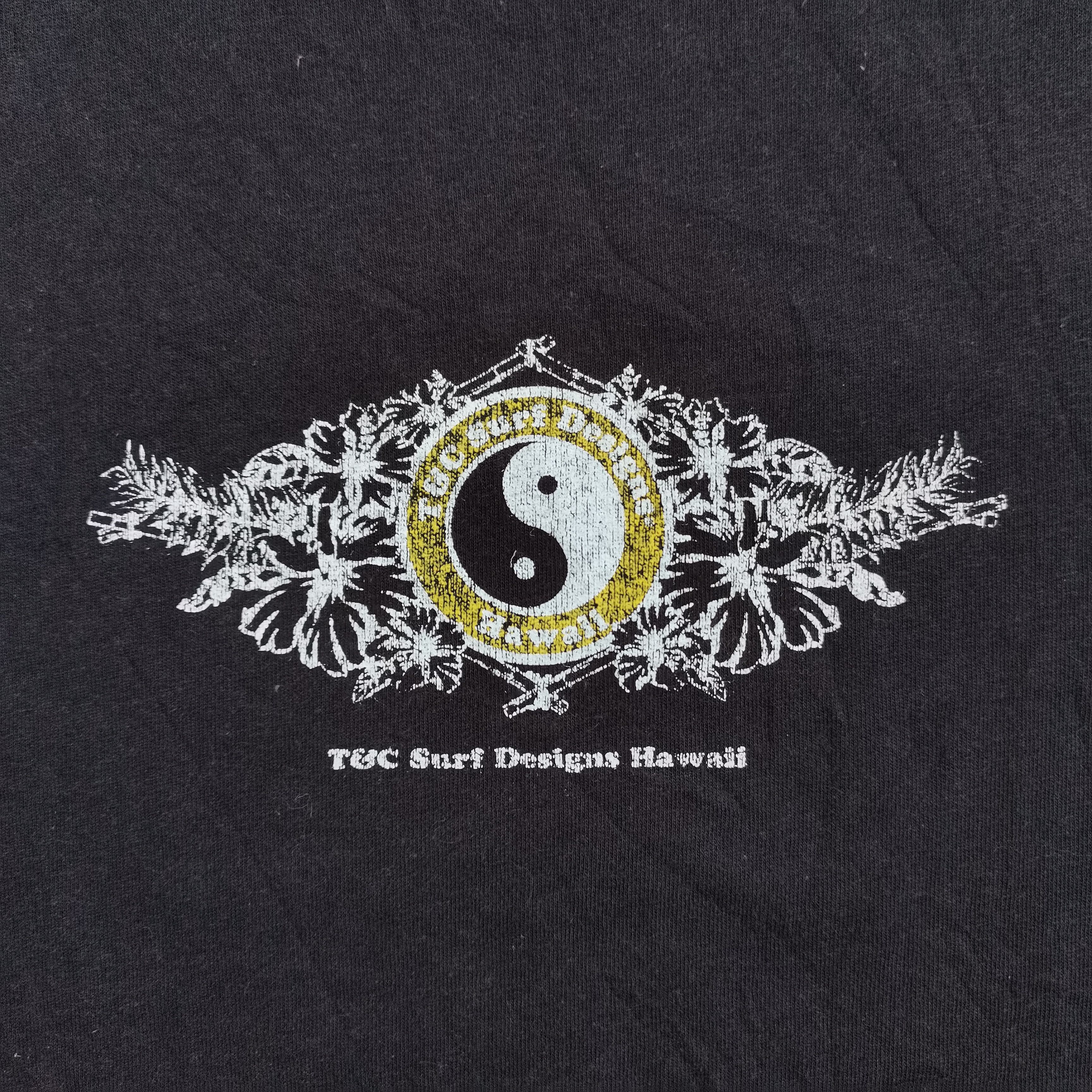 Vintage Vintage T&C Surf Designs Hawaii Yin Yang Faded Tshirt Size US M / EU 48-50 / 2 - 7 Thumbnail