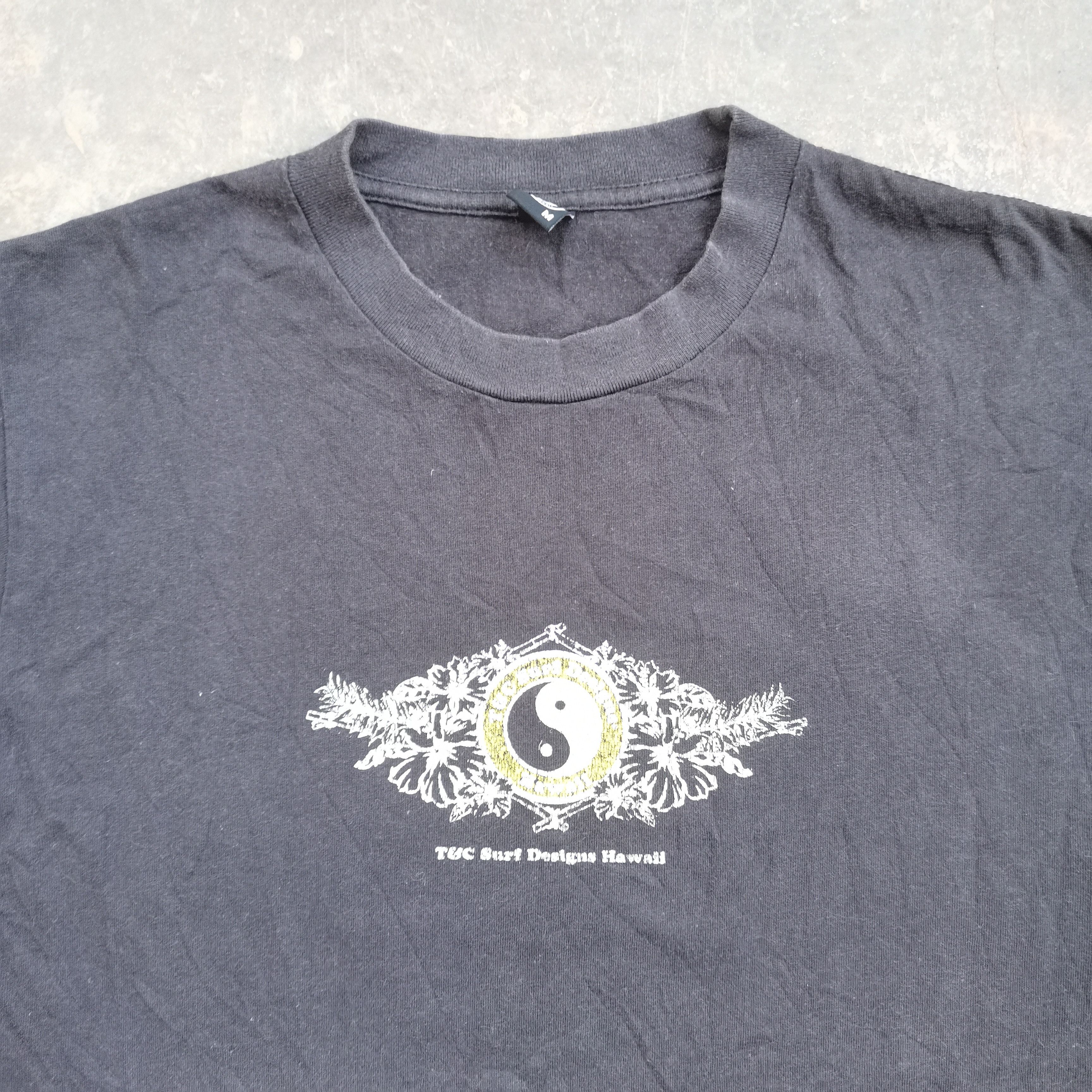 Vintage Vintage T&C Surf Designs Hawaii Yin Yang Faded Tshirt Size US M / EU 48-50 / 2 - 2 Thumbnail
