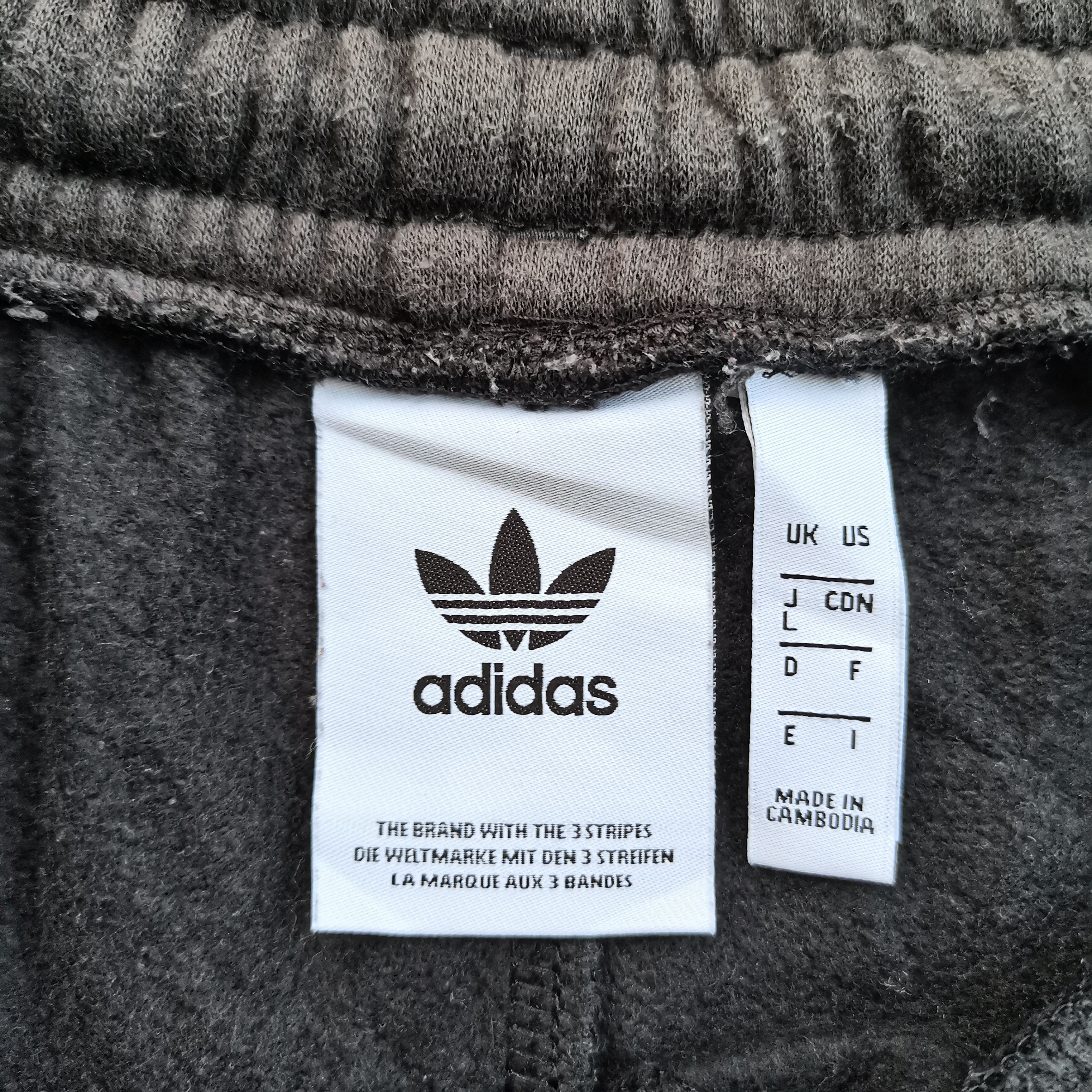 Adidas Vintage ADIDAS 3 Stripes Sweatpants & Joggers Size US 30 / EU 46 - 15 Thumbnail