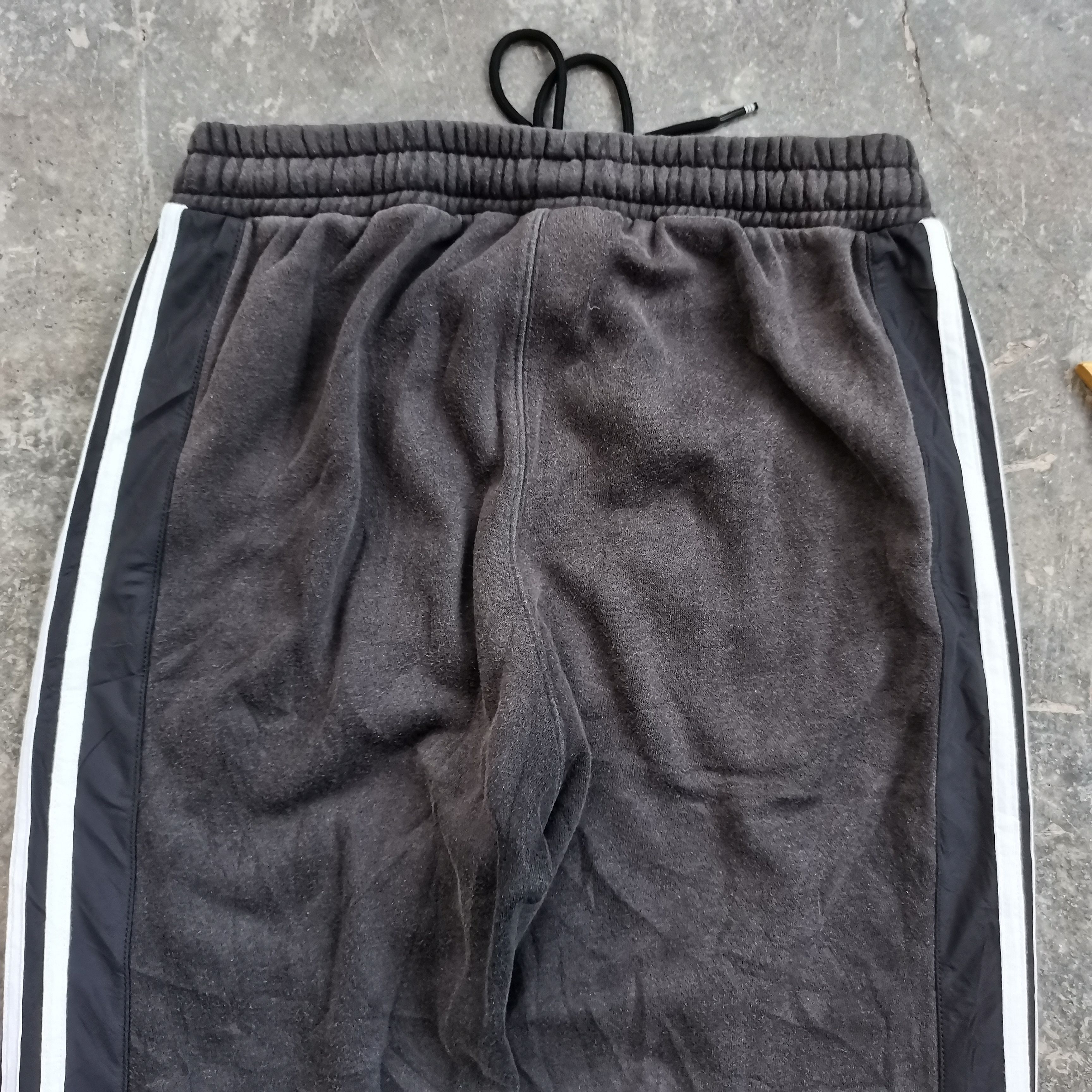 Adidas Vintage ADIDAS 3 Stripes Sweatpants & Joggers Size US 30 / EU 46 - 6 Thumbnail