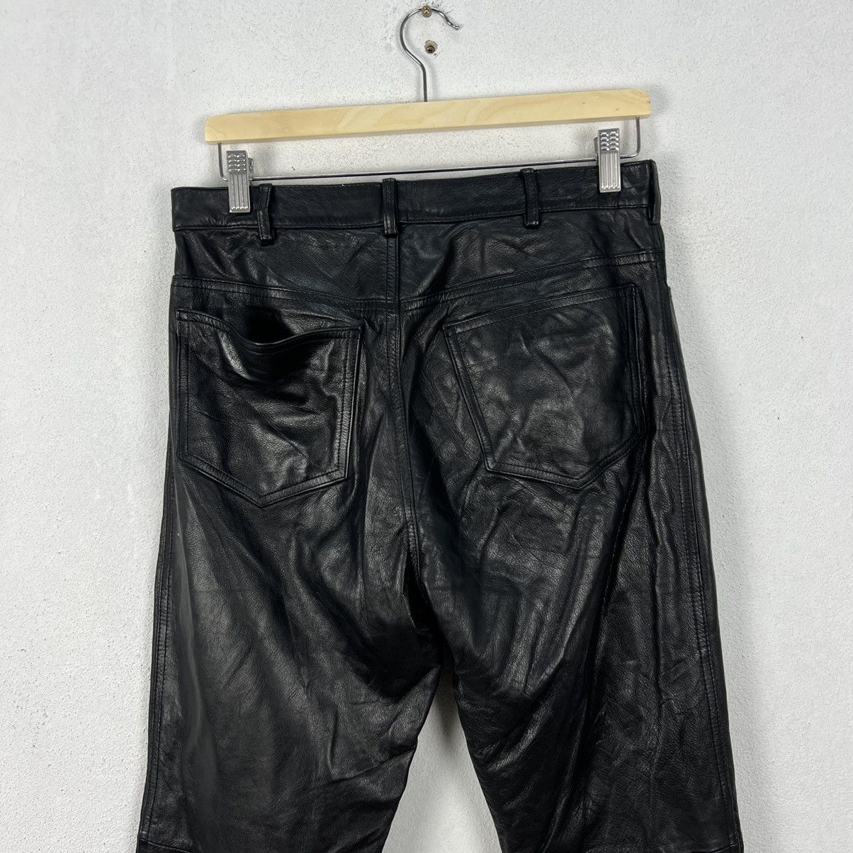 Japanese Brand VINTAGE SOFT LEATHER PARACHUTE BIKER PANTS VOLCANO Size US 32 / EU 48 - 8 Thumbnail