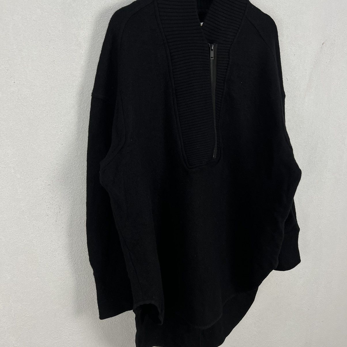 Japanese Brand ULTIMATE BLACK ZIPPER SWEATSHIRT H&M STUDIO A/W2019 Size US L / EU 52-54 / 3 - 5 Thumbnail