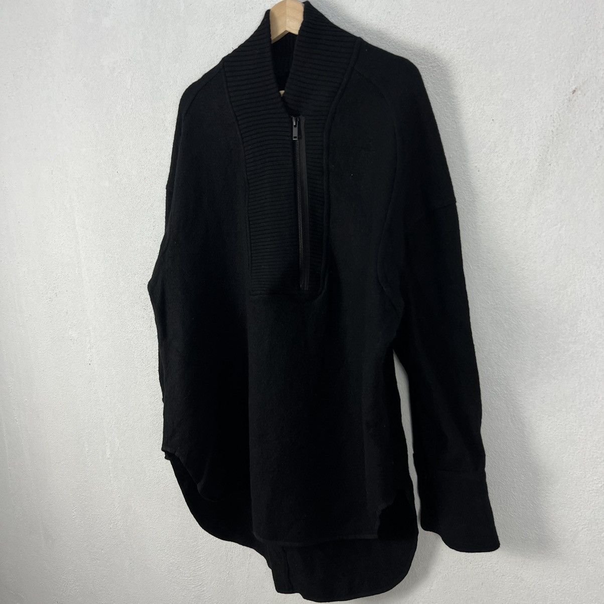 Japanese Brand ULTIMATE BLACK ZIPPER SWEATSHIRT H&M STUDIO A/W2019 Size US L / EU 52-54 / 3 - 2 Thumbnail