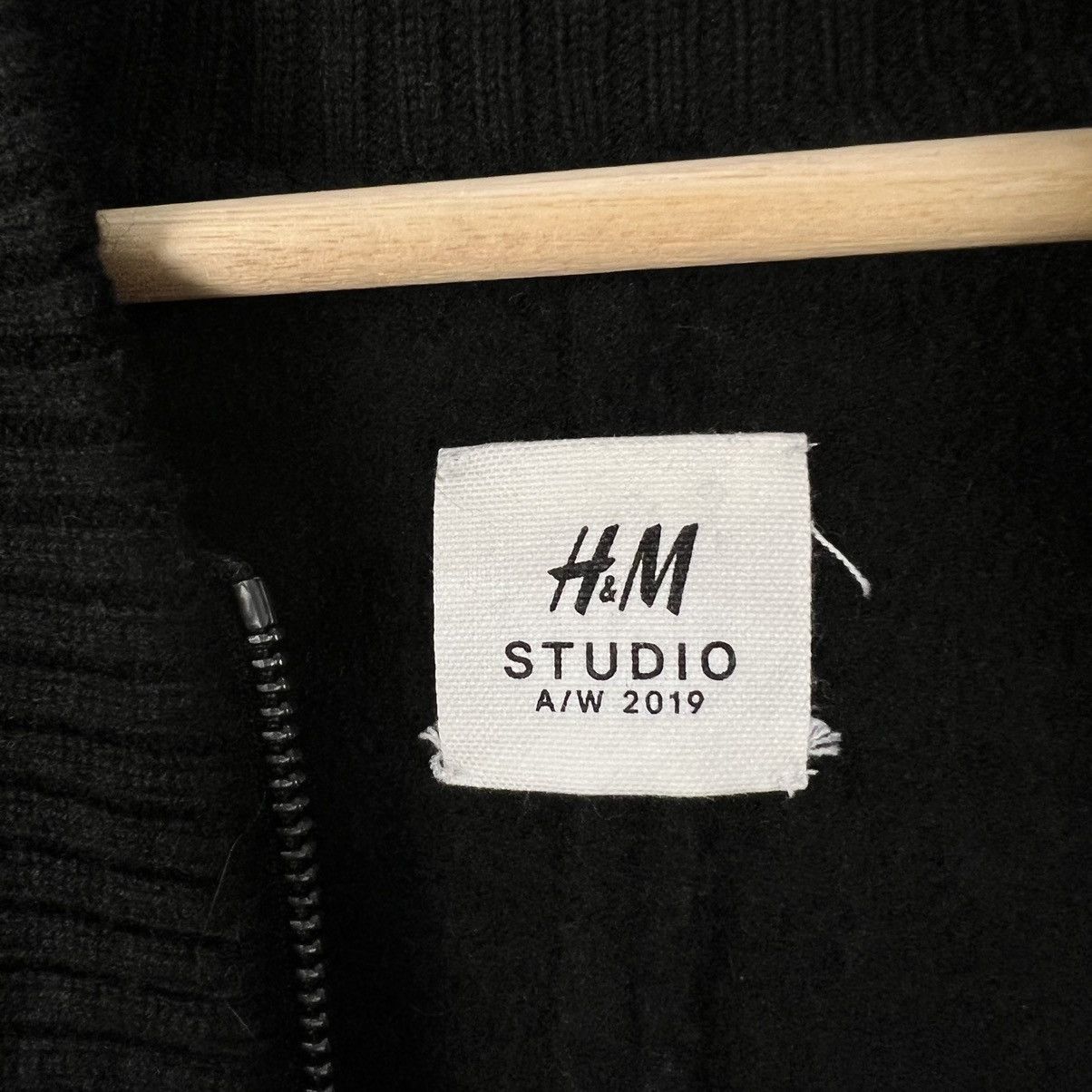 Japanese Brand ULTIMATE BLACK ZIPPER SWEATSHIRT H&M STUDIO A/W2019 Size US L / EU 52-54 / 3 - 11 Thumbnail