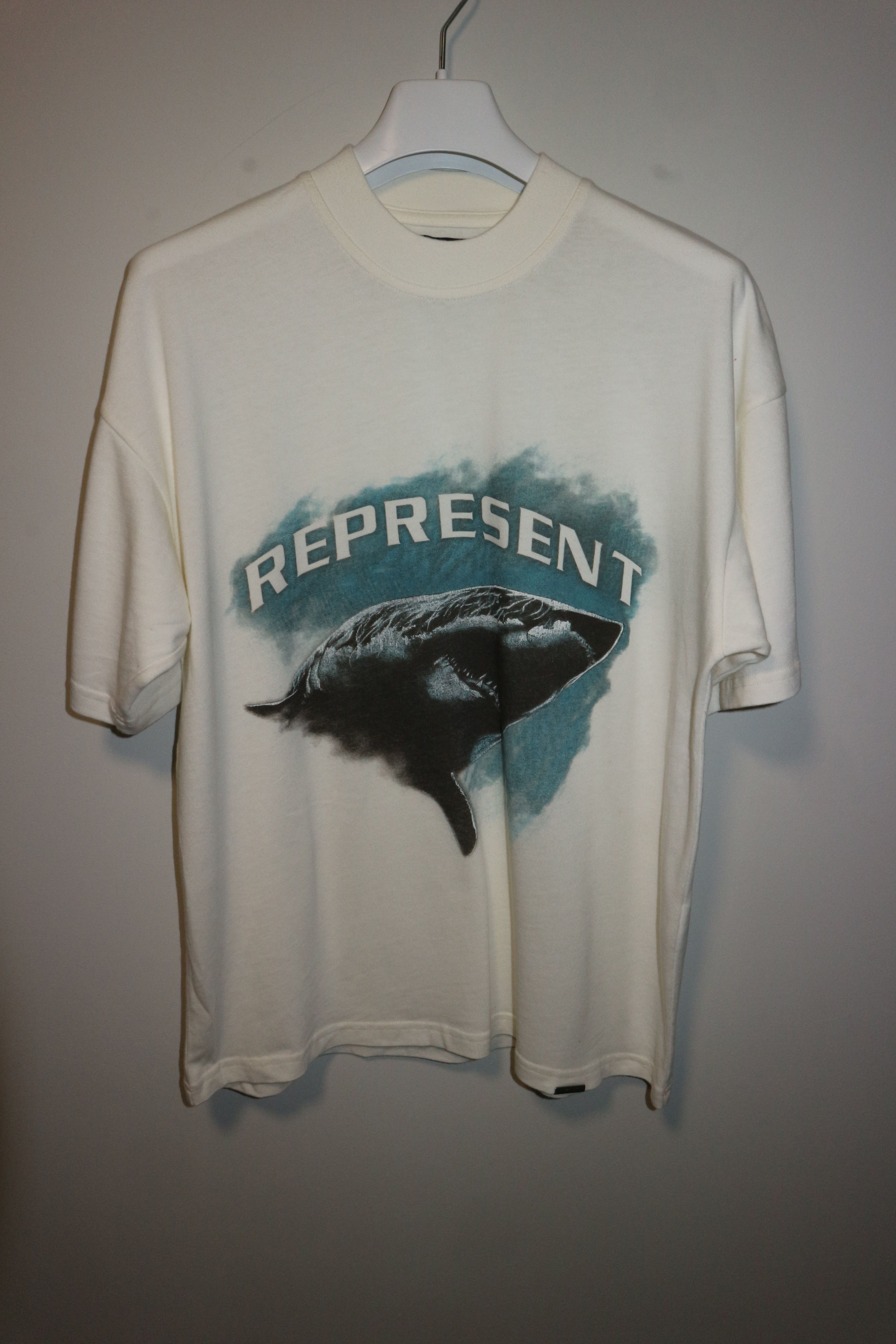 Represent Clo. SHARK PRINT T-SHIRT Size US XL / EU 56 / 4 - 1 Thumbnail