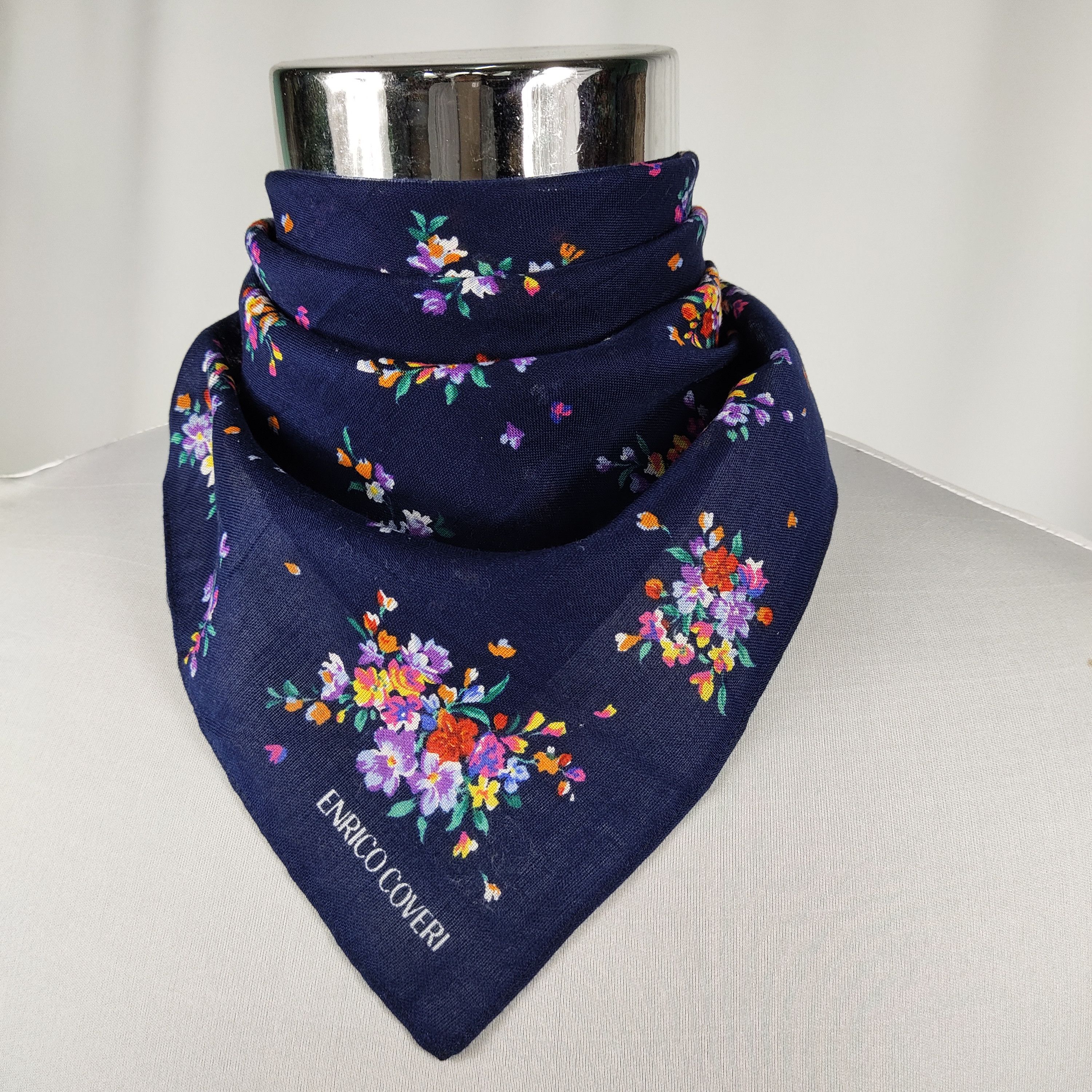 Foulard En Soie Vintage Enrico Coveri - Italie - Multicolore - Occasion Bon État