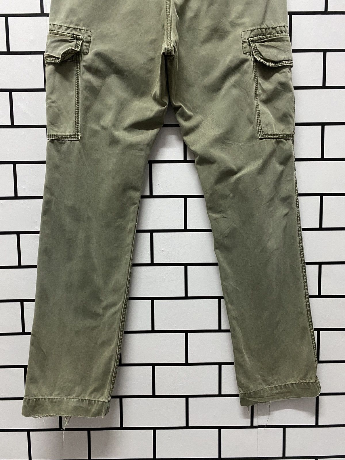 Tommy Hilfiger × Vintage Vintage Tommy Hilfiger Faded Green Cargo Multi Pocket Pants Size US 32 / EU 48 - 9 Thumbnail