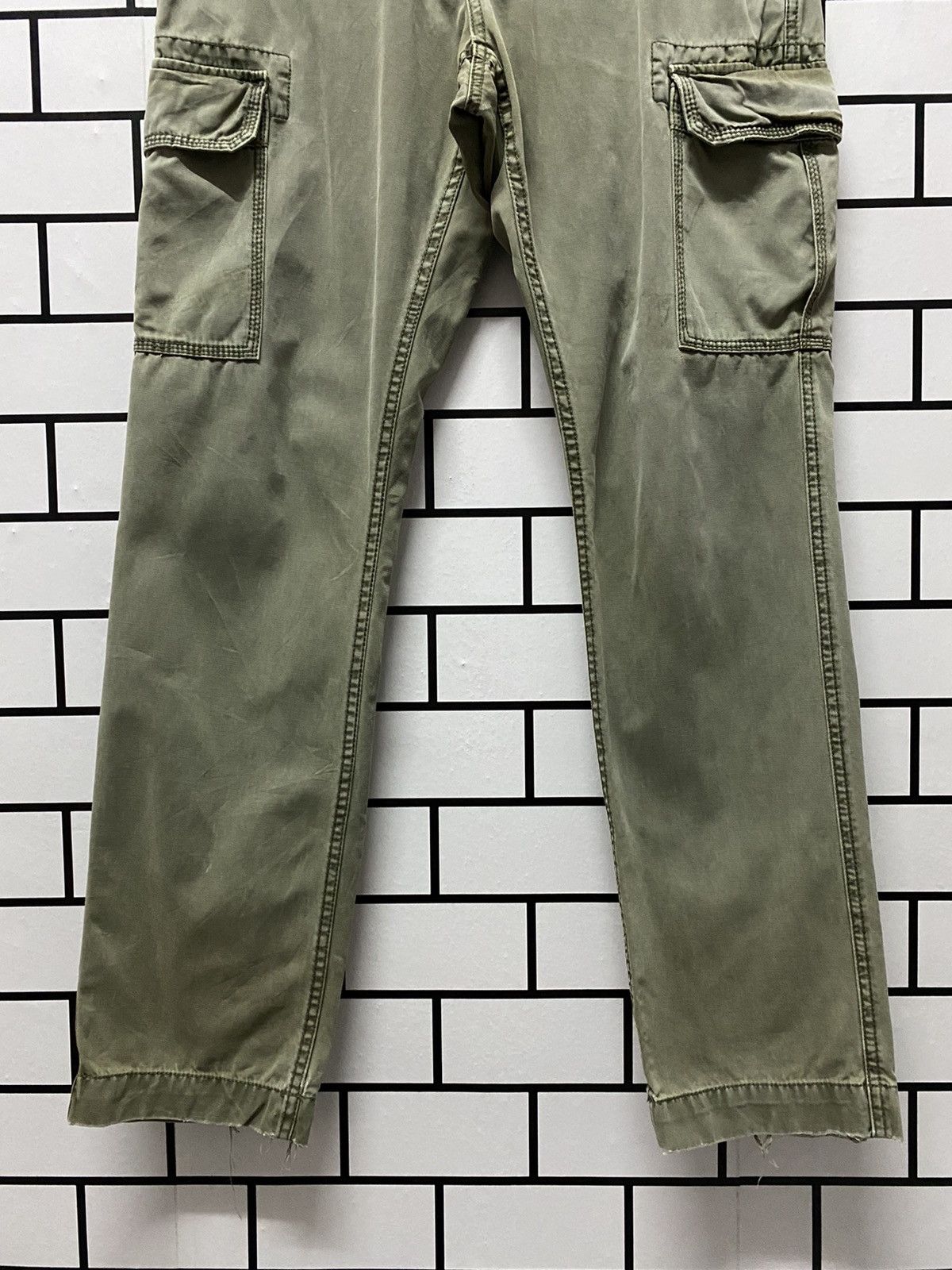 Tommy Hilfiger × Vintage Vintage Tommy Hilfiger Faded Green Cargo Multi Pocket Pants Size US 32 / EU 48 - 4 Thumbnail