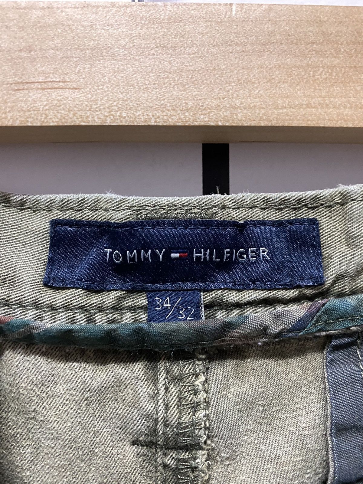 Tommy Hilfiger × Vintage Vintage Tommy Hilfiger Faded Green Cargo Multi Pocket Pants Size US 32 / EU 48 - 15 Thumbnail