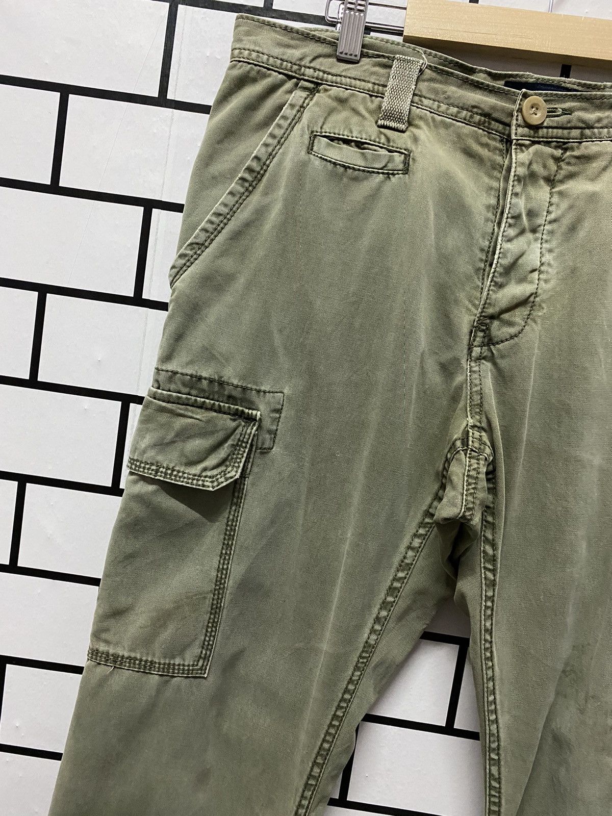 Tommy Hilfiger × Vintage Vintage Tommy Hilfiger Faded Green Cargo Multi Pocket Pants Size US 32 / EU 48 - 5 Thumbnail