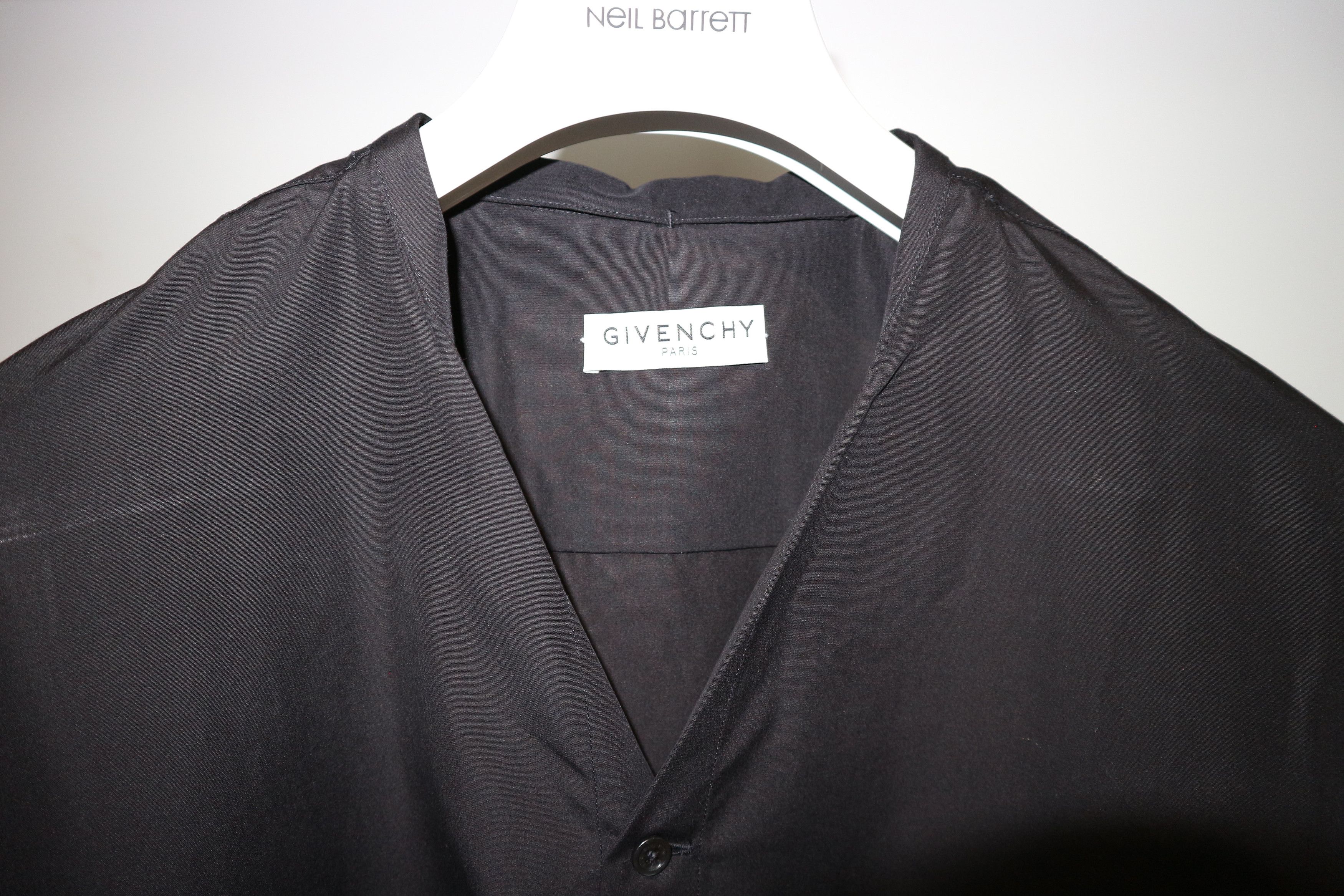 Givenchy folded collar embroidery shirt Size US S / EU 44-46 / 1 - 3 Thumbnail