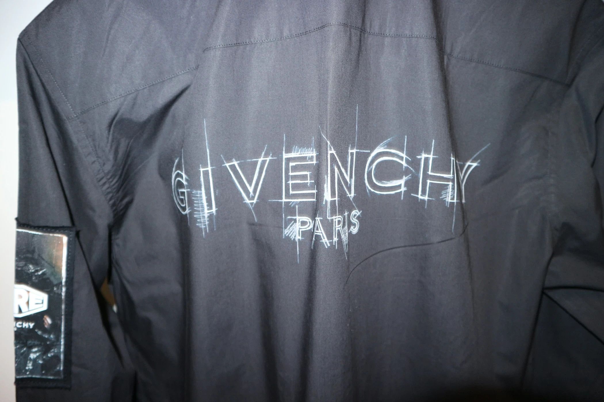 Givenchy Oversized 'Rare' logo print shirt Size US XS / EU 42 / 0 - 7 Thumbnail