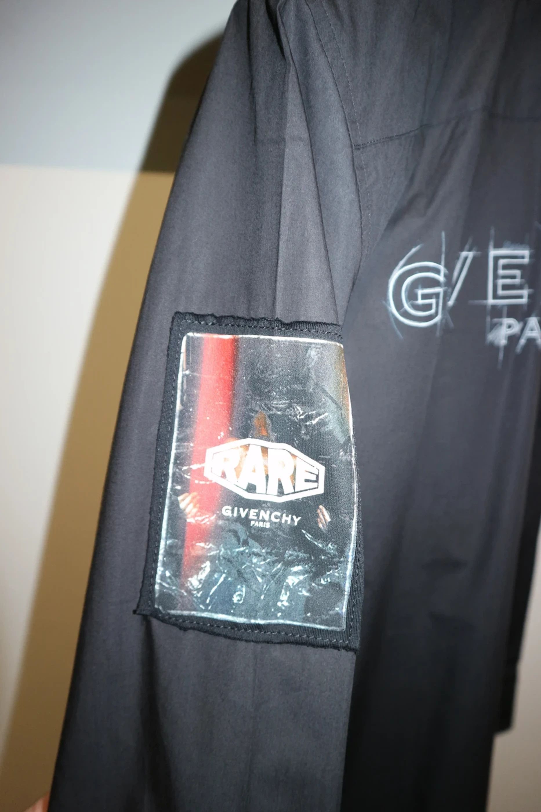 Givenchy 'Rare' logo print shirt Size US XXS / EU 40 - 8 Thumbnail