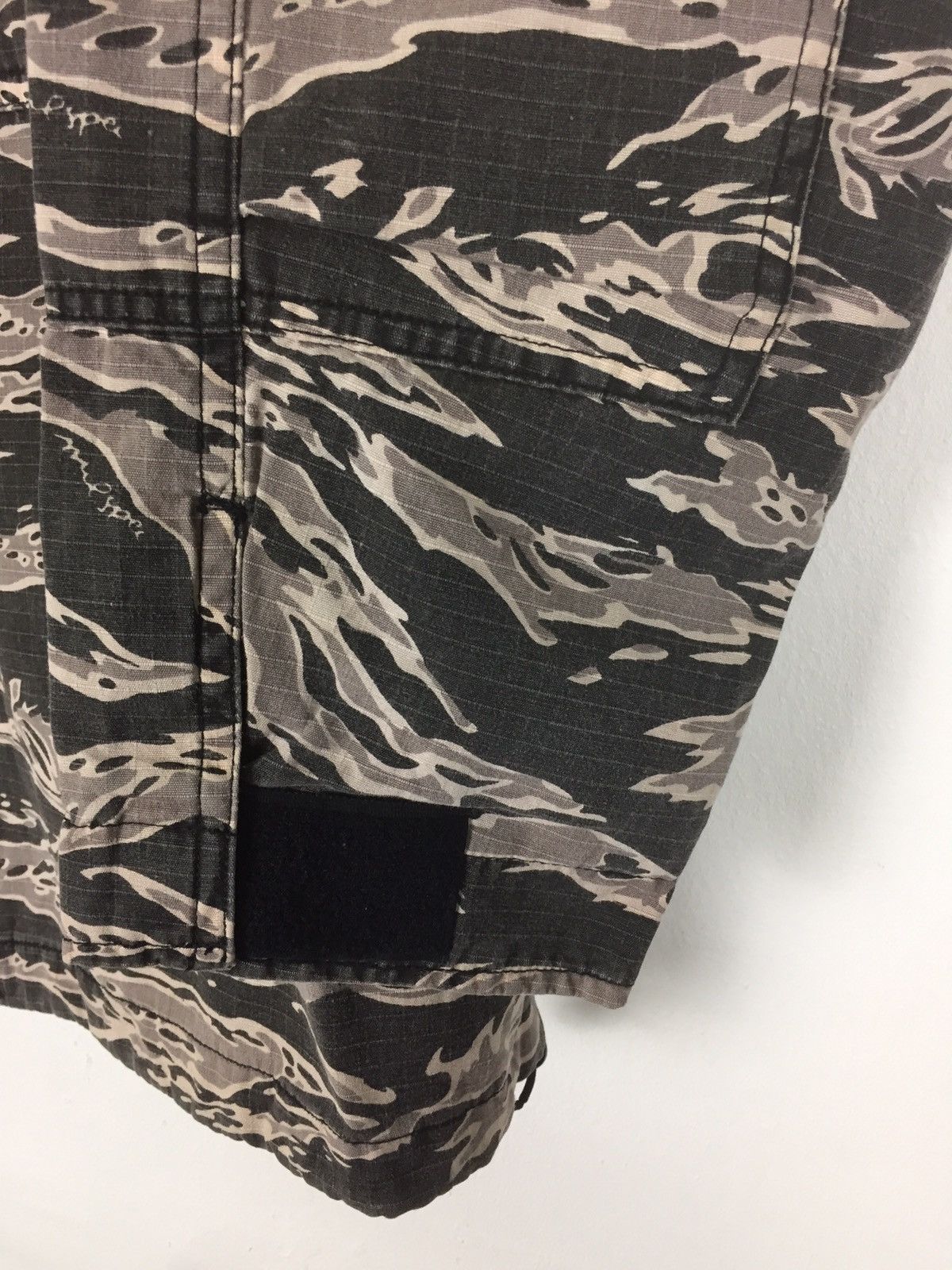 Wtaps Wtaps camoflag tiger m65 jacket Size US XL / EU 56 / 4 - 4 Thumbnail