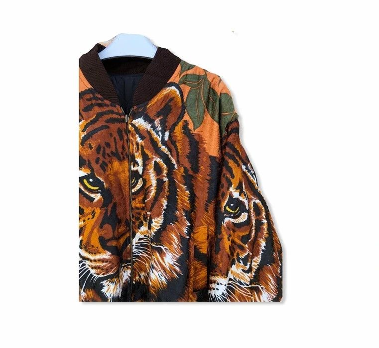 1990s Y2L Large Scale Tiger Print Bomber Jacket | M/L