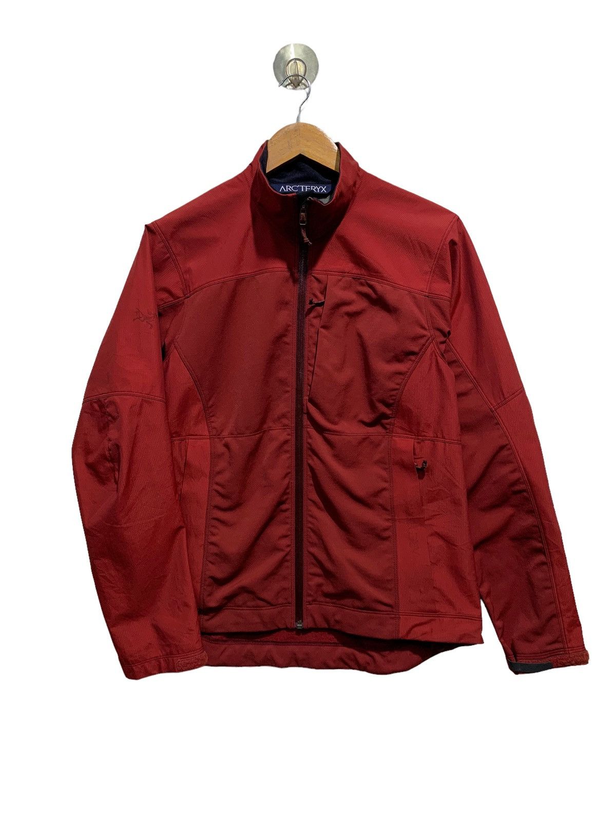 Arc'teryx 🔥ARCTERYX OUTDOOR JACKETS RED CHERRY Size US M / EU 48-50 / 2 - 1 Thumbnail