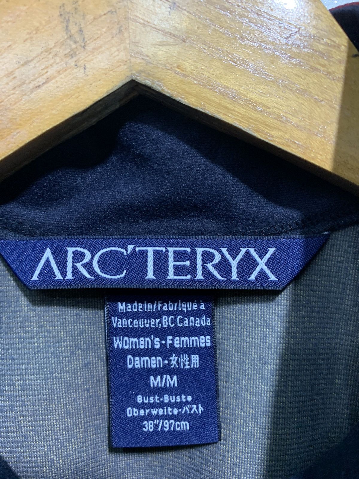 Arc'teryx 🔥ARCTERYX OUTDOOR JACKETS RED CHERRY Size US M / EU 48-50 / 2 - 11 Thumbnail