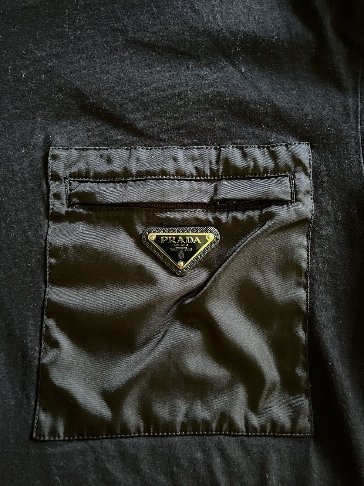 Prada Prada Logo Patch T Shirt Size US XL / EU 56 / 4 - 8 Thumbnail
