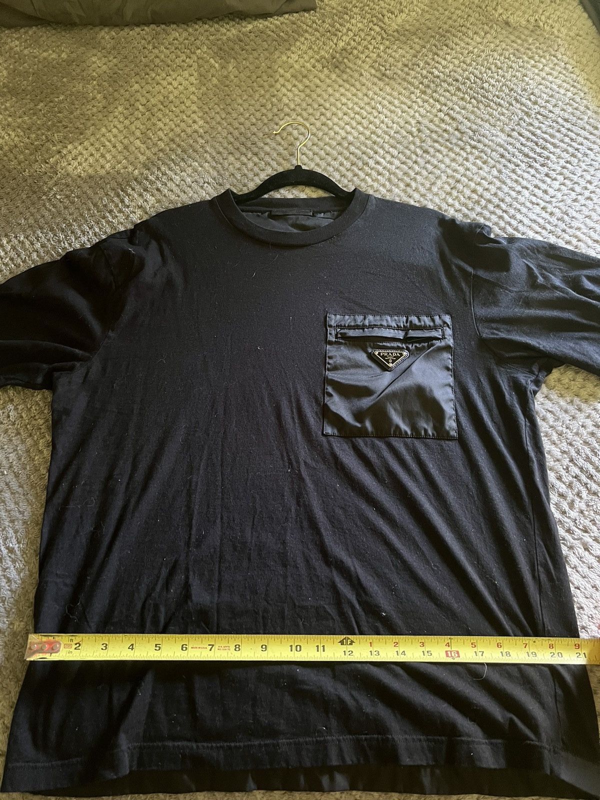 Prada Prada Logo Patch T Shirt Size US XL / EU 56 / 4 - 1 Thumbnail