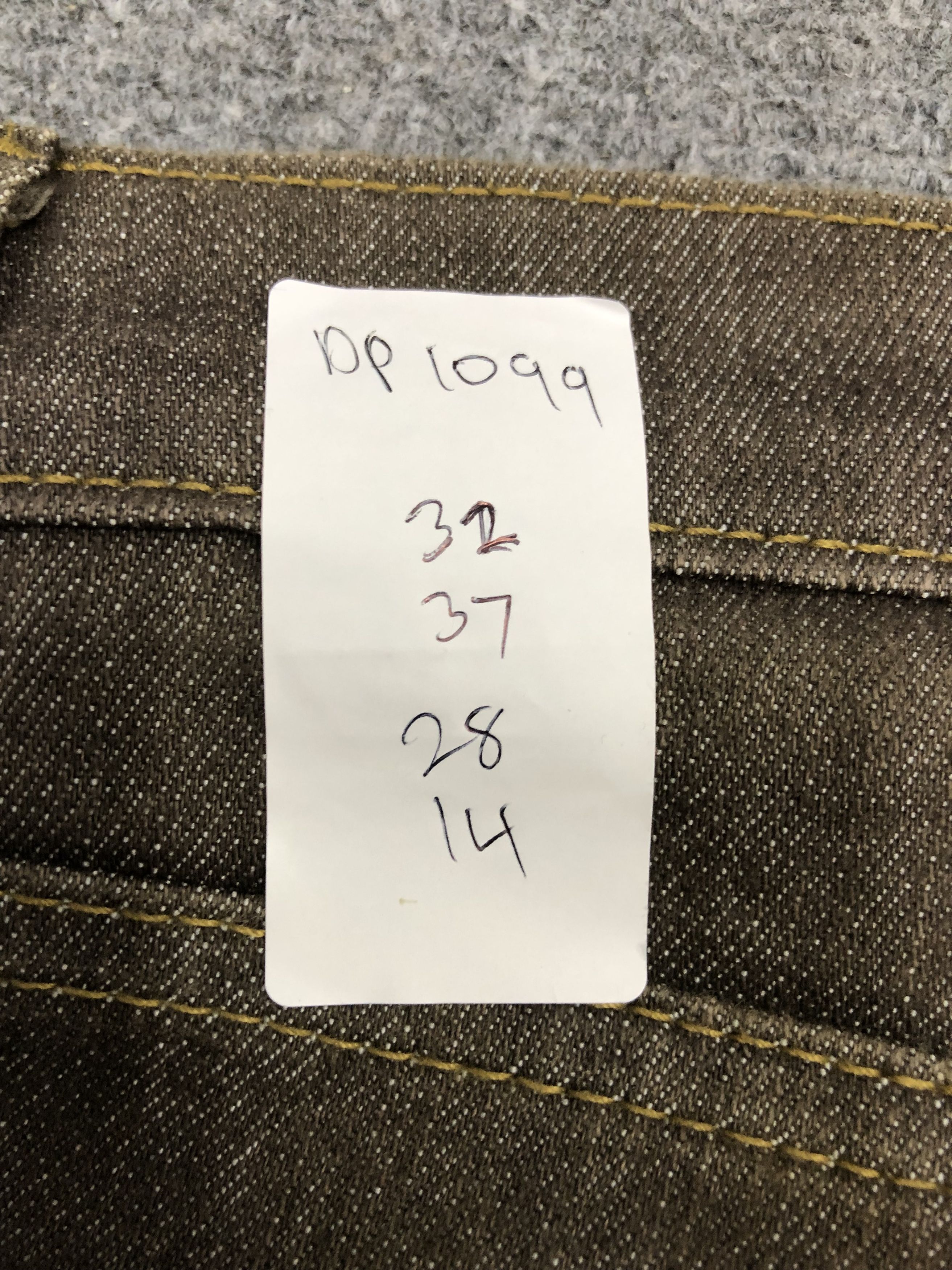 Levi's × Vintage Vintage M.O.C UK Jeans Size US 32 / EU 48 - 14 Thumbnail