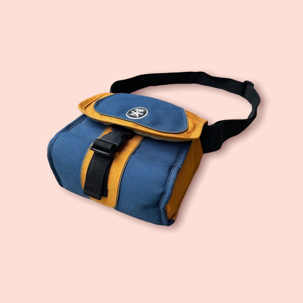 Crumpler VINTAGE CRUMPLER 2 WAY (CROSSBODY/WAIST) CAMERA UTILITY BAG Size ONE SIZE - 4 Thumbnail
