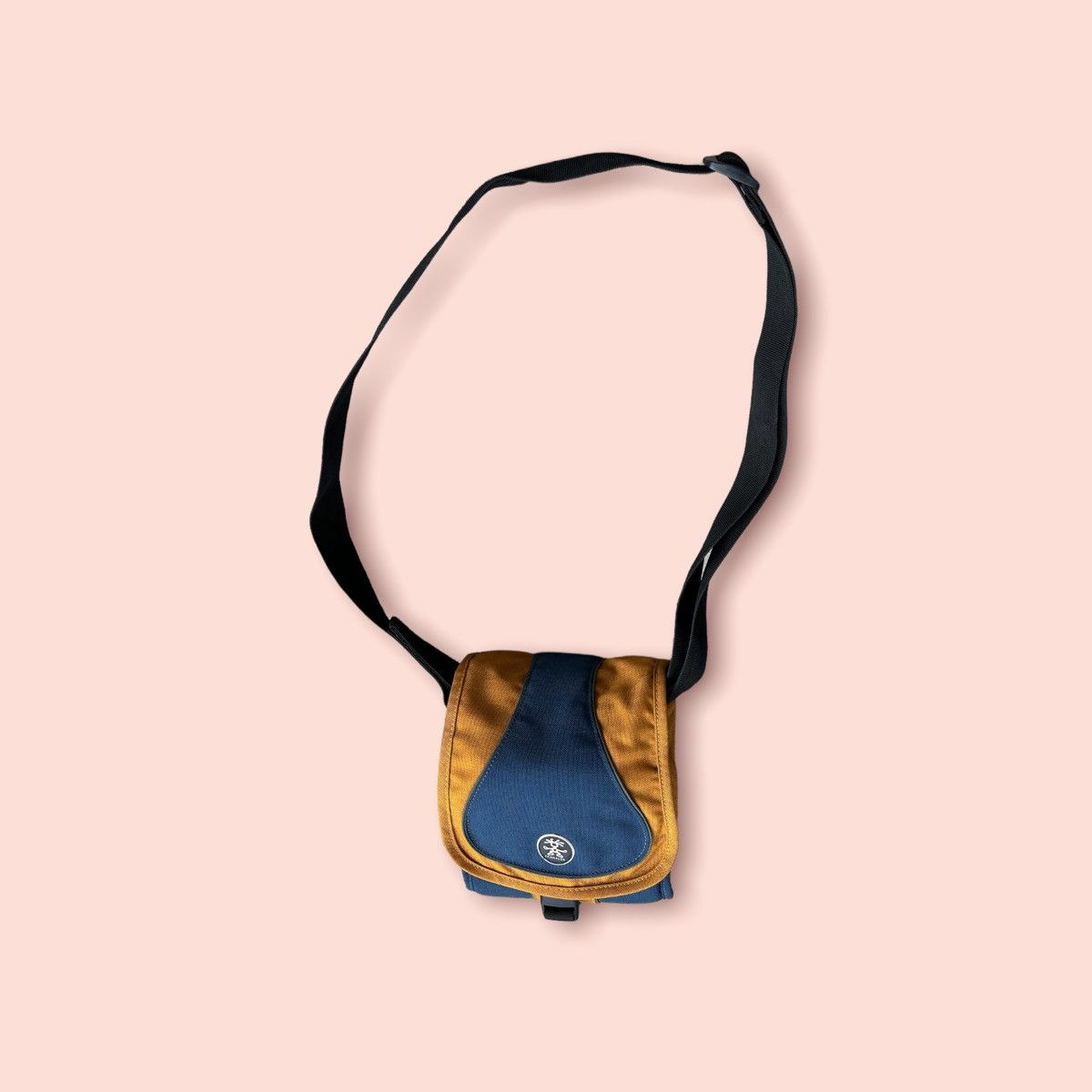 Crumpler VINTAGE CRUMPLER 2 WAY (CROSSBODY/WAIST) CAMERA UTILITY BAG Size ONE SIZE - 3 Thumbnail