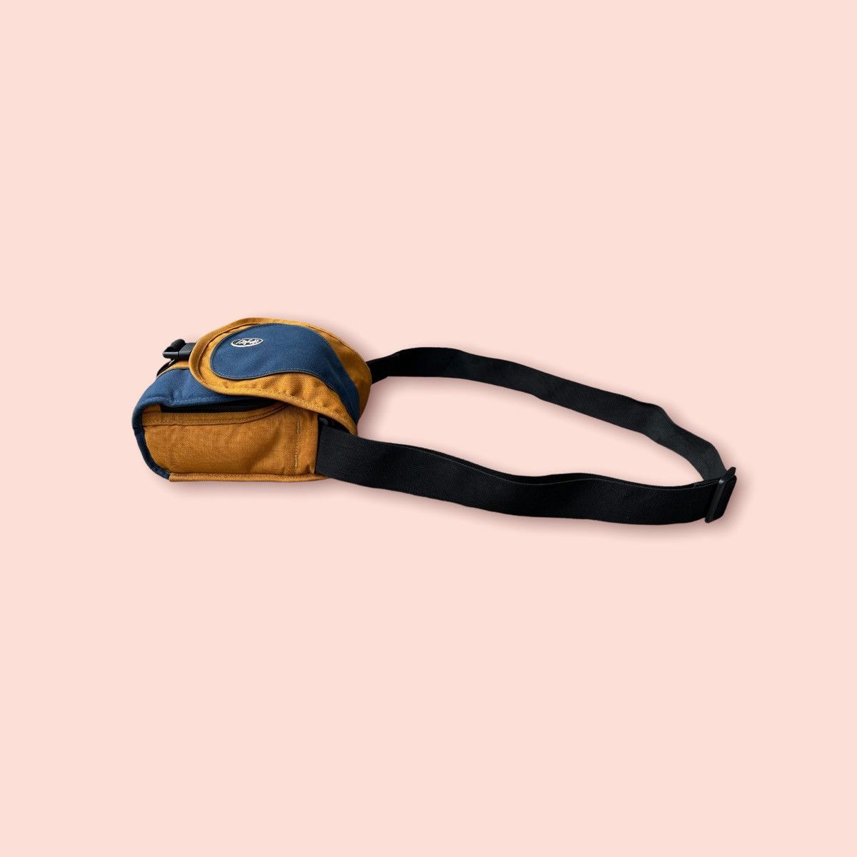 Crumpler VINTAGE CRUMPLER 2 WAY (CROSSBODY/WAIST) CAMERA UTILITY BAG Size ONE SIZE - 5 Thumbnail