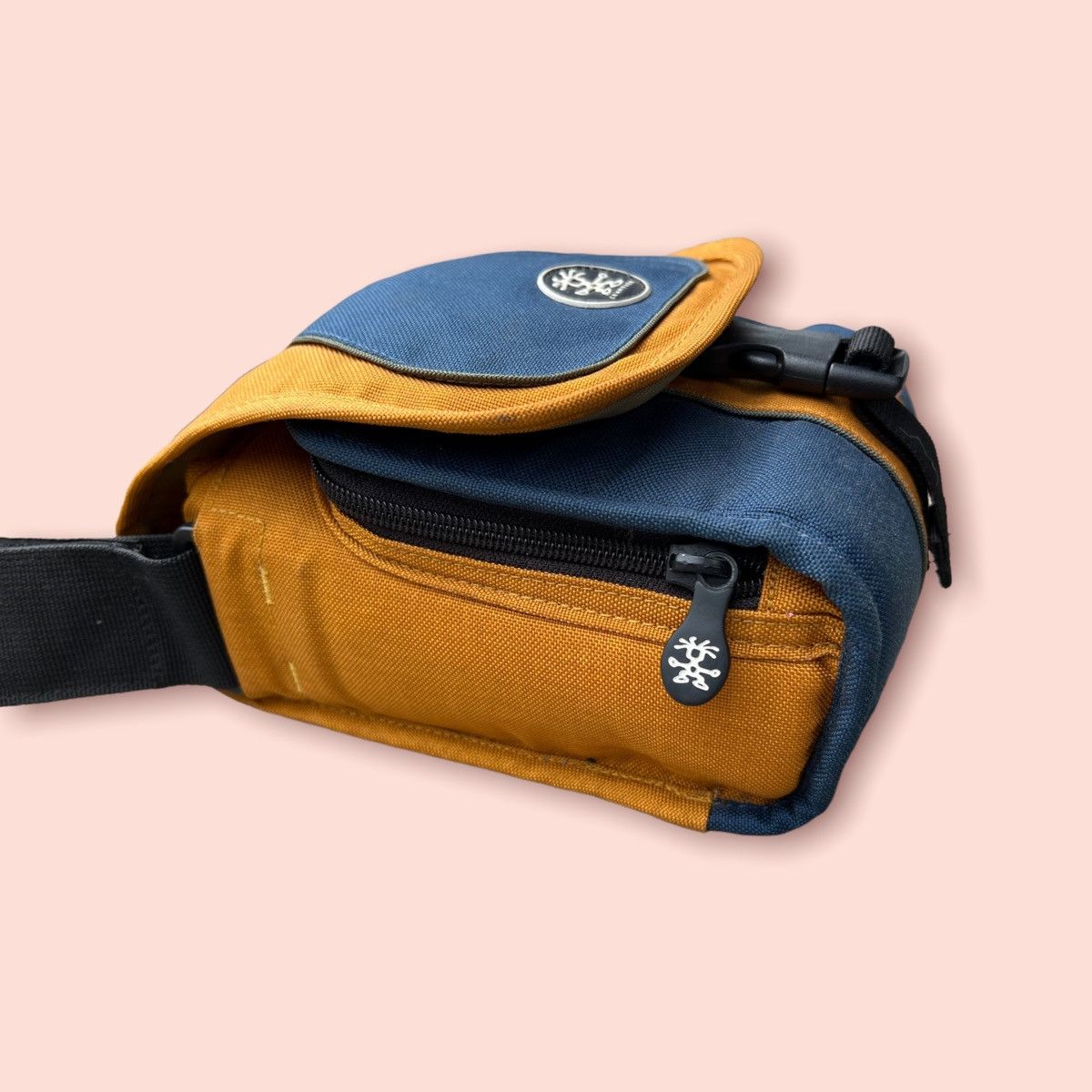 Crumpler VINTAGE CRUMPLER 2 WAY (CROSSBODY/WAIST) CAMERA UTILITY BAG Size ONE SIZE - 8 Thumbnail