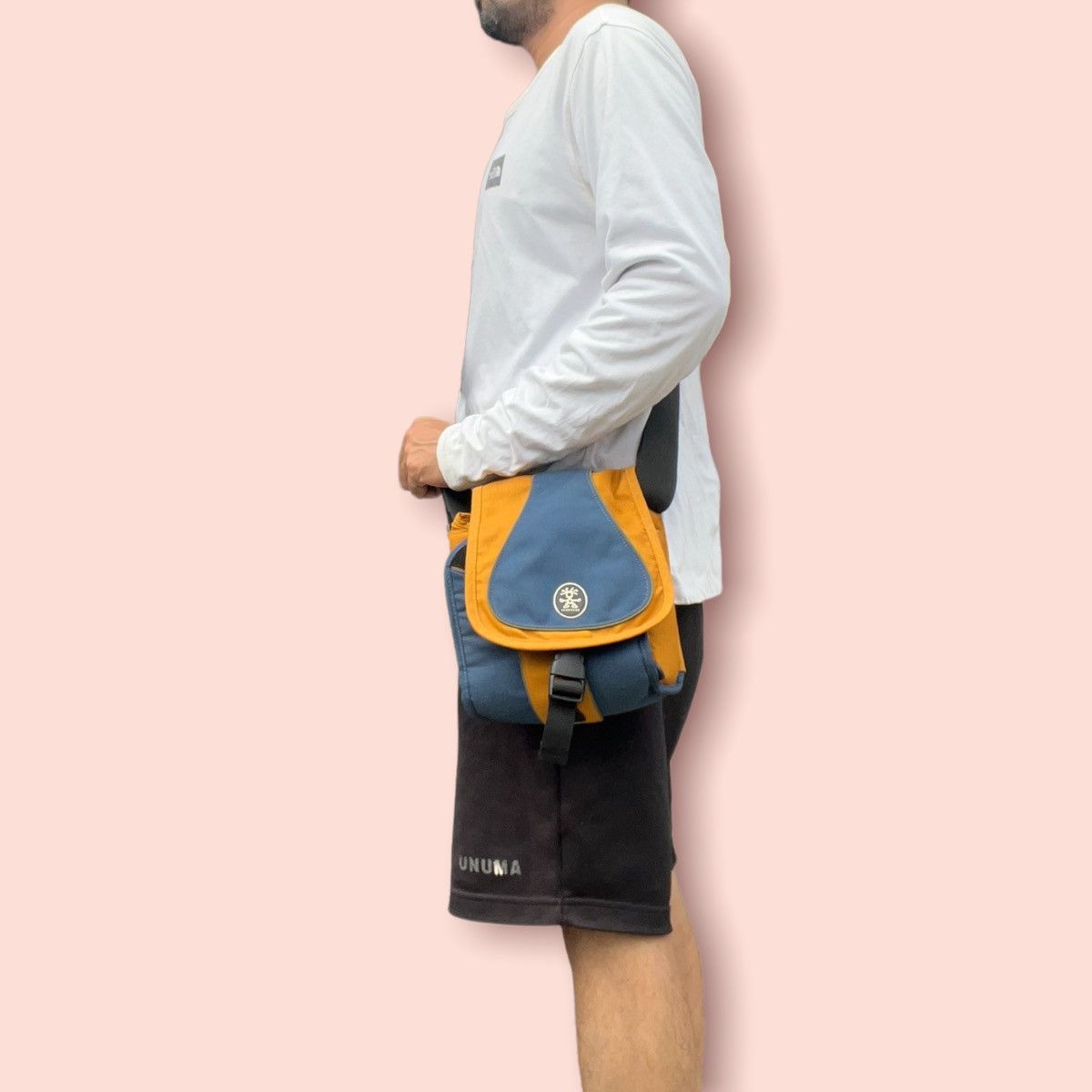 Crumpler VINTAGE CRUMPLER 2 WAY (CROSSBODY/WAIST) CAMERA UTILITY BAG Size ONE SIZE - 1 Thumbnail